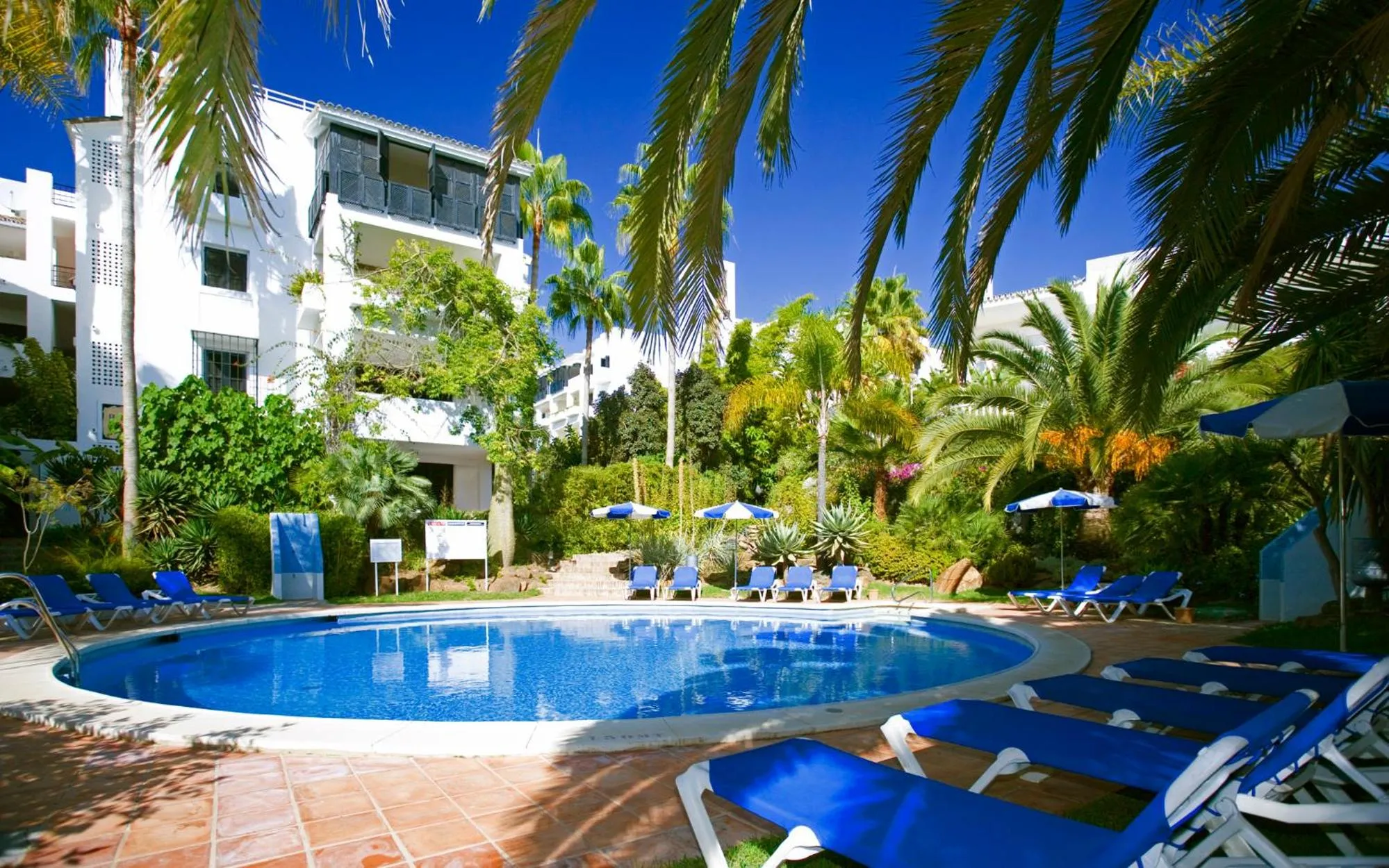Swimming pool in Ona Alanda Club Marbella
