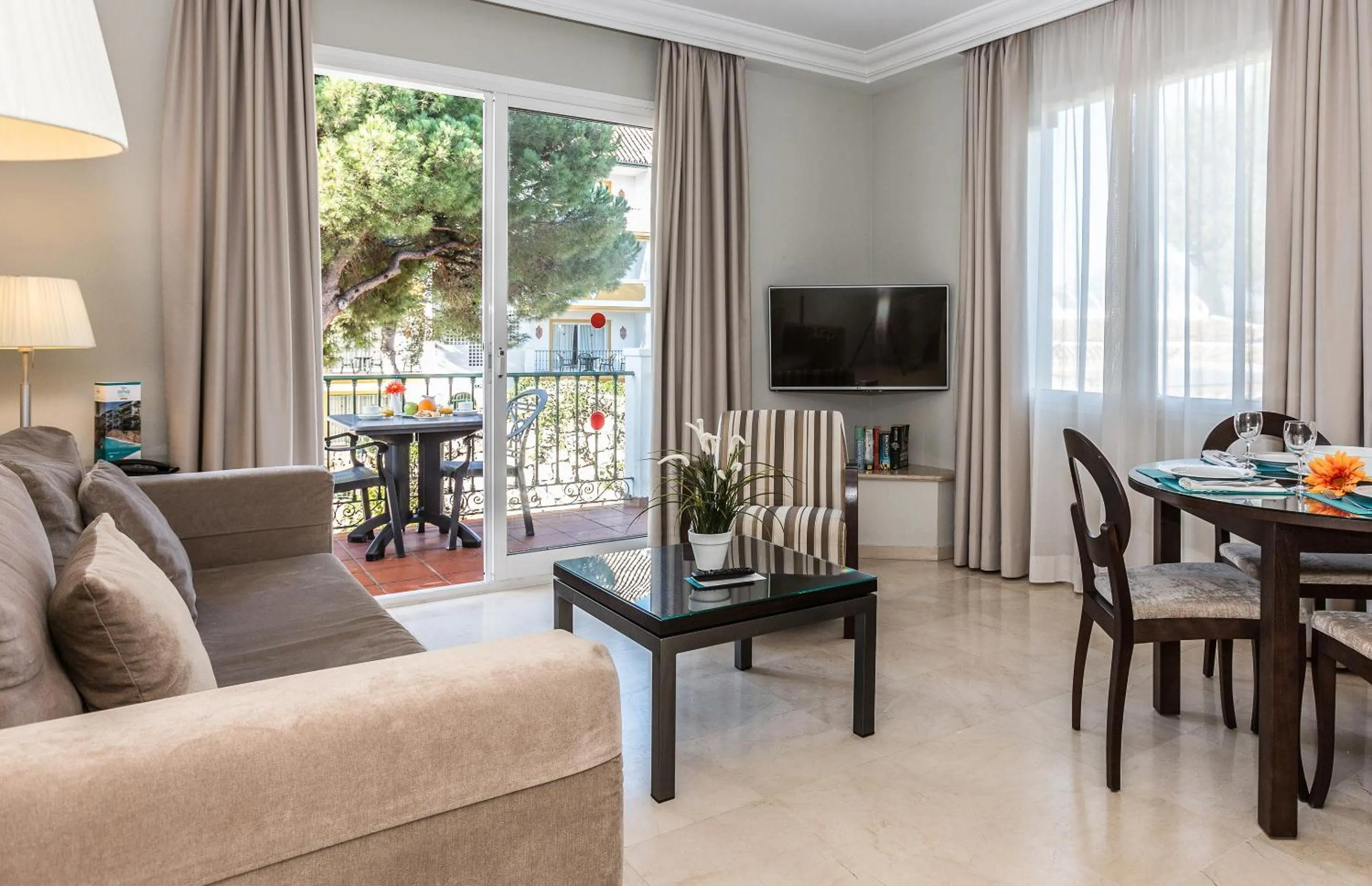 TV and multimedia in Ona Alanda Club Marbella