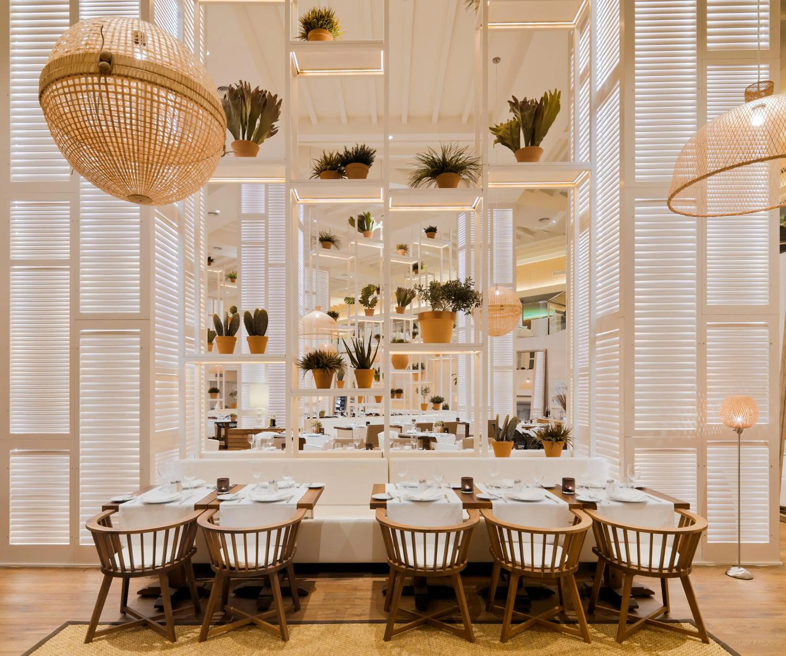 Restaurant/places to eat in H10 Conquistador