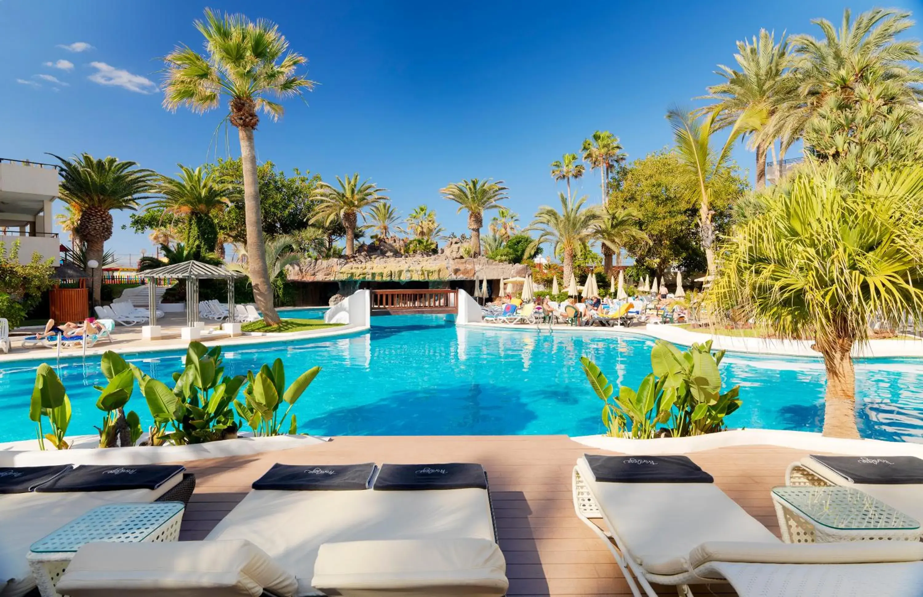 Swimming pool in H10 Conquistador Swimming pool in H10 Conquistador