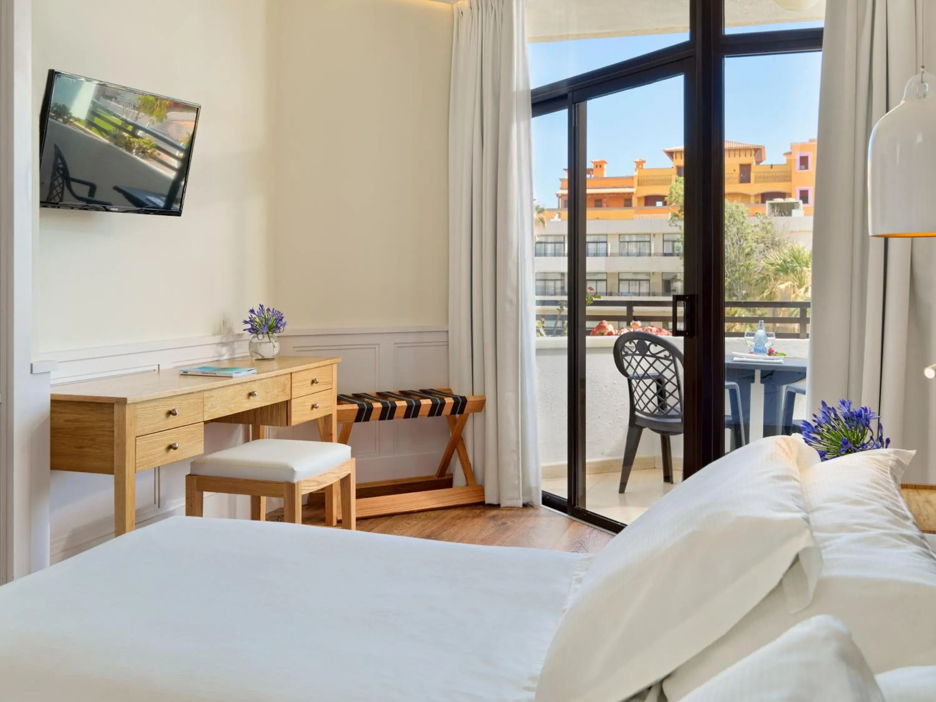 Bedroom, Bed in H10 Conquistador Bedroom, Bed in H10 Conquistador