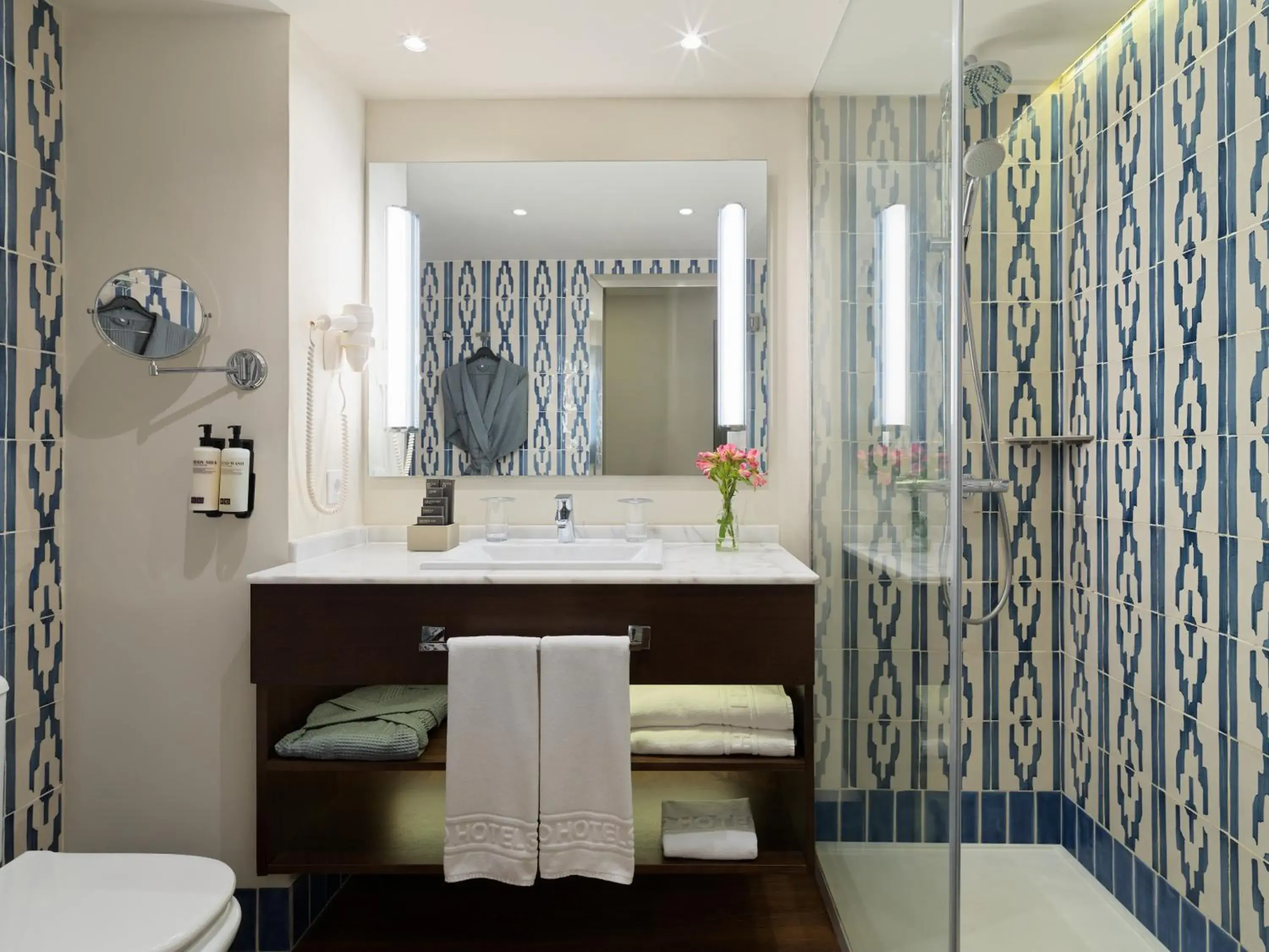 Bathroom in H10 Conquistador Bathroom in H10 Conquistador