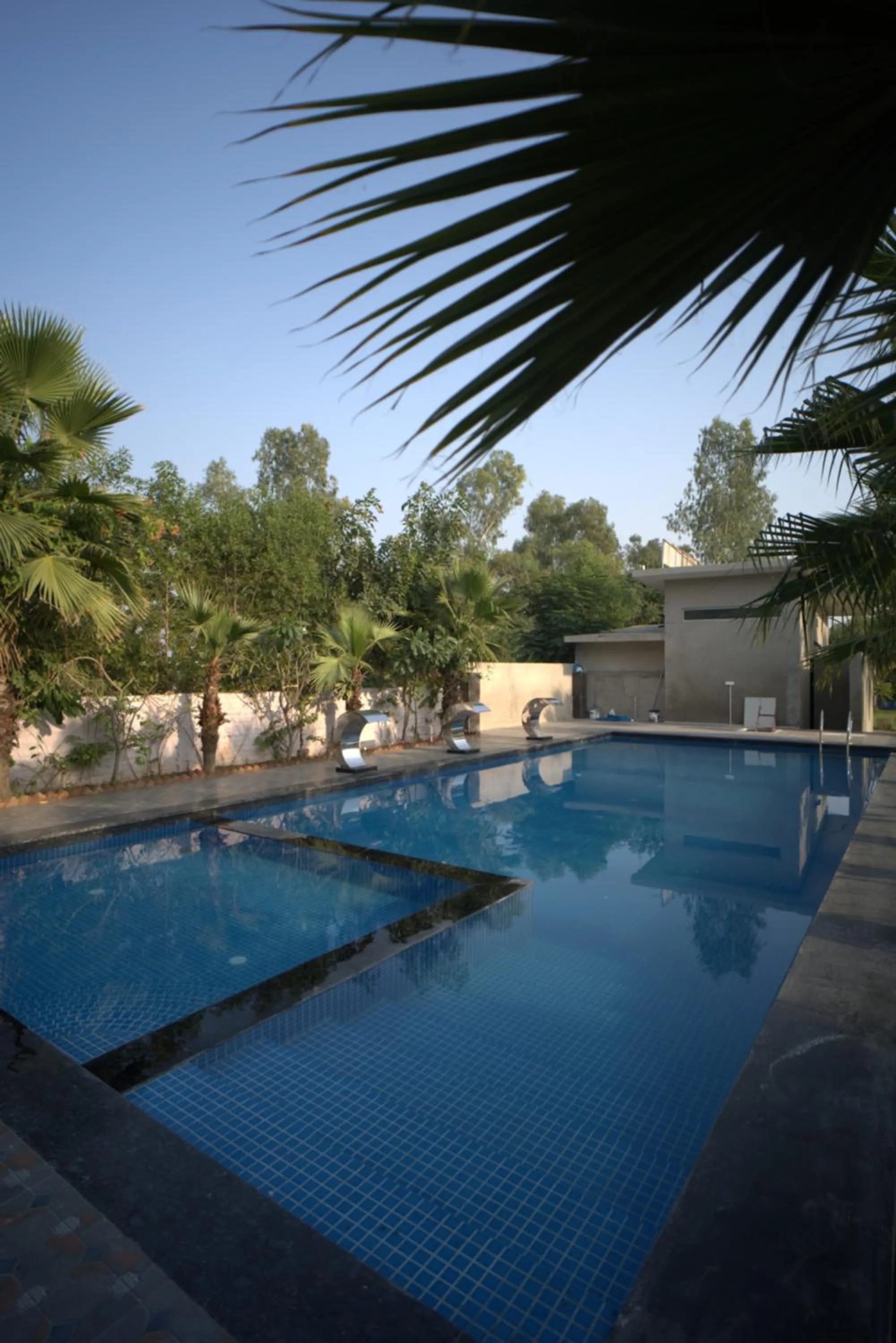 Swimming pool in Vinn Amar Vilas by Vesta