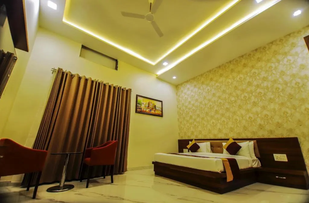 Bed in Vinn Amar Vilas by Vesta