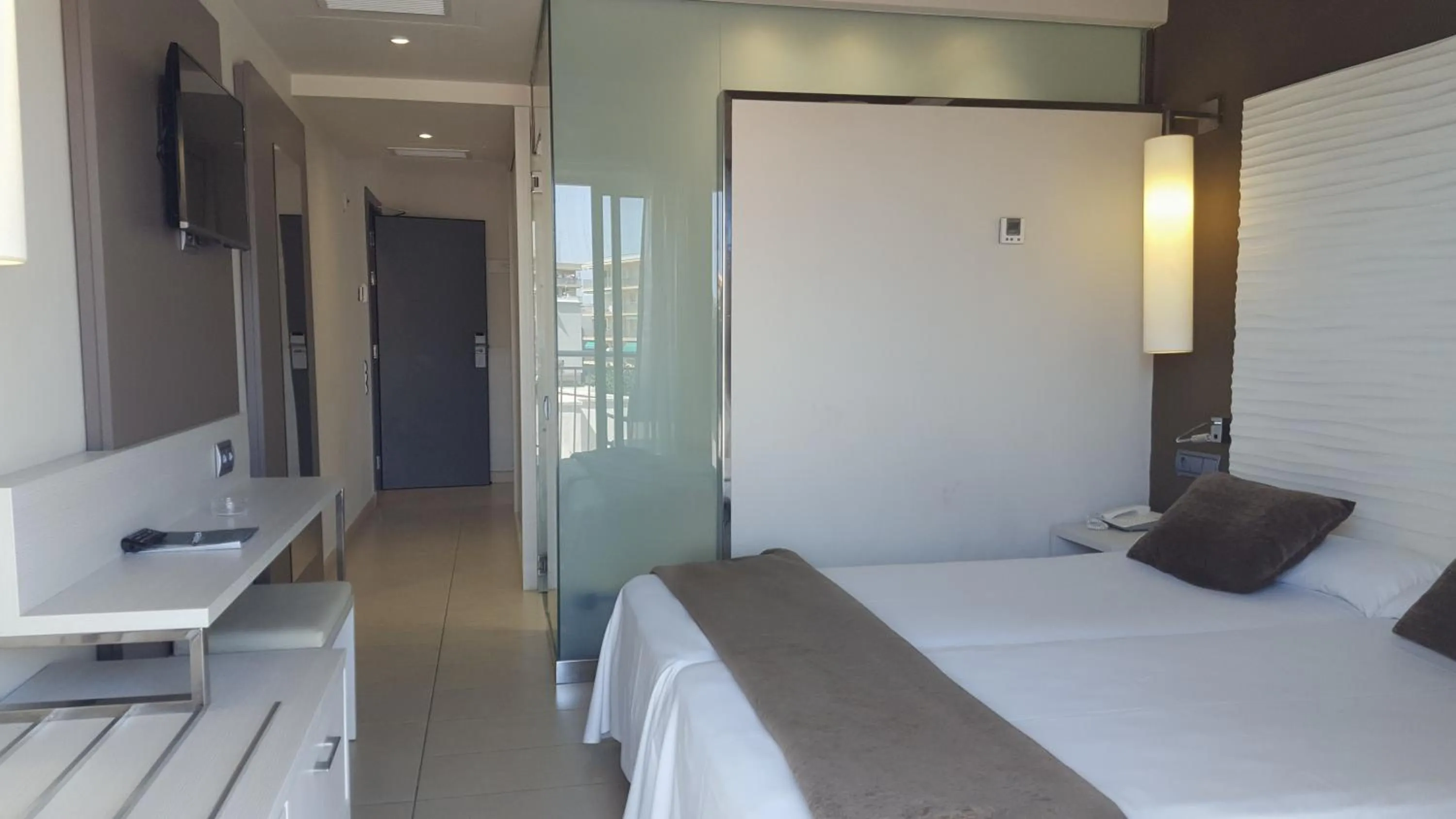 Decorative detail, Bed in Hotel Augustus