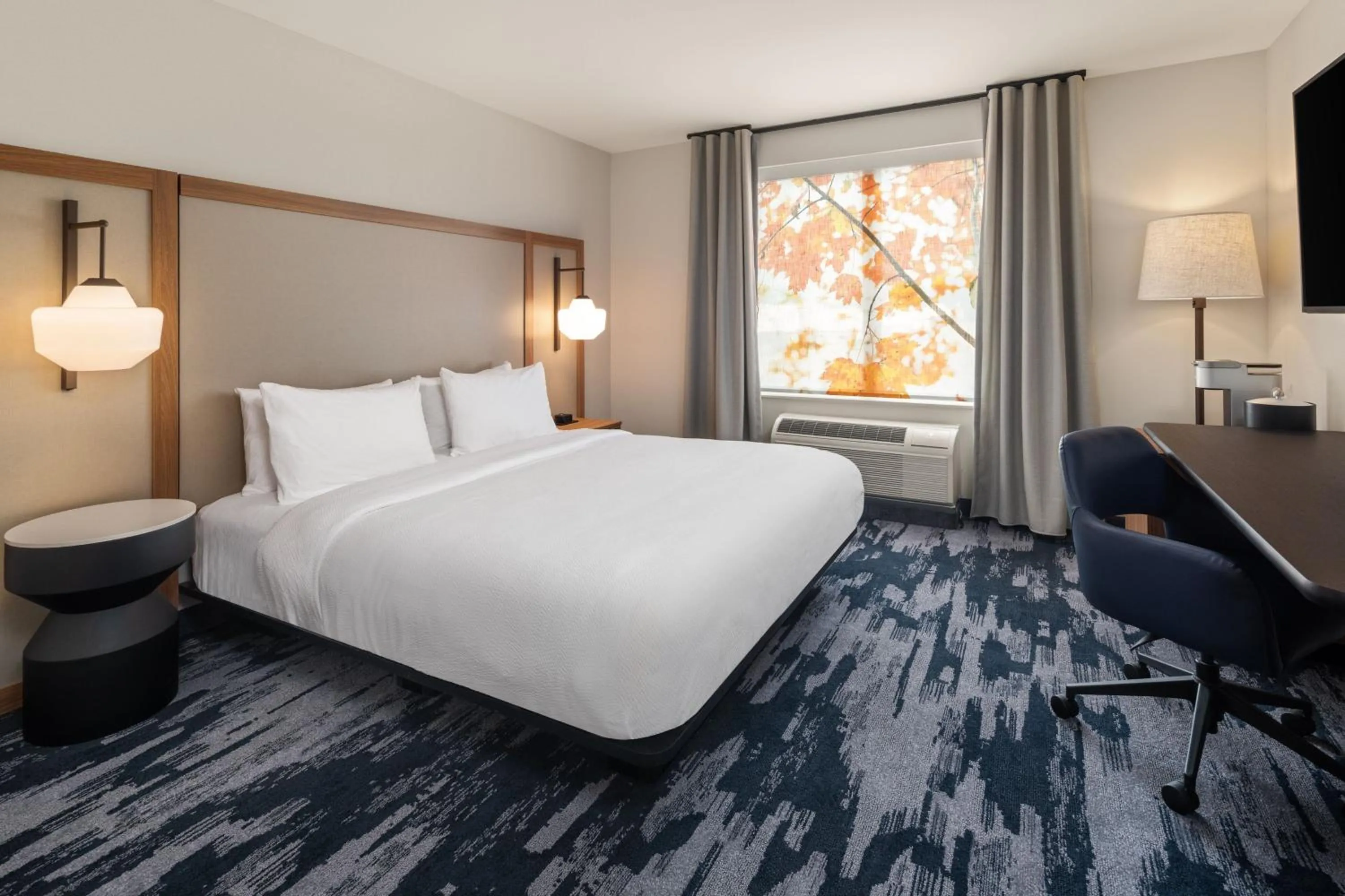 Photo of the whole room, Bed in Fairfield by Marriott Inn & Suites Yankton