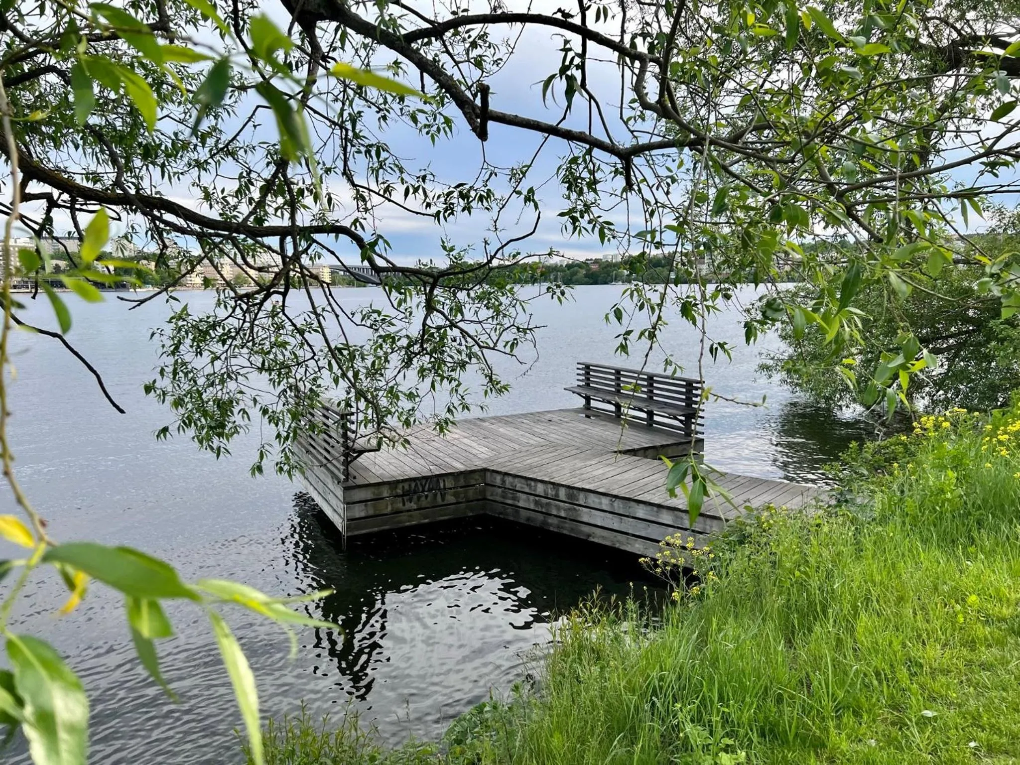 Historic apartment near the city by the water