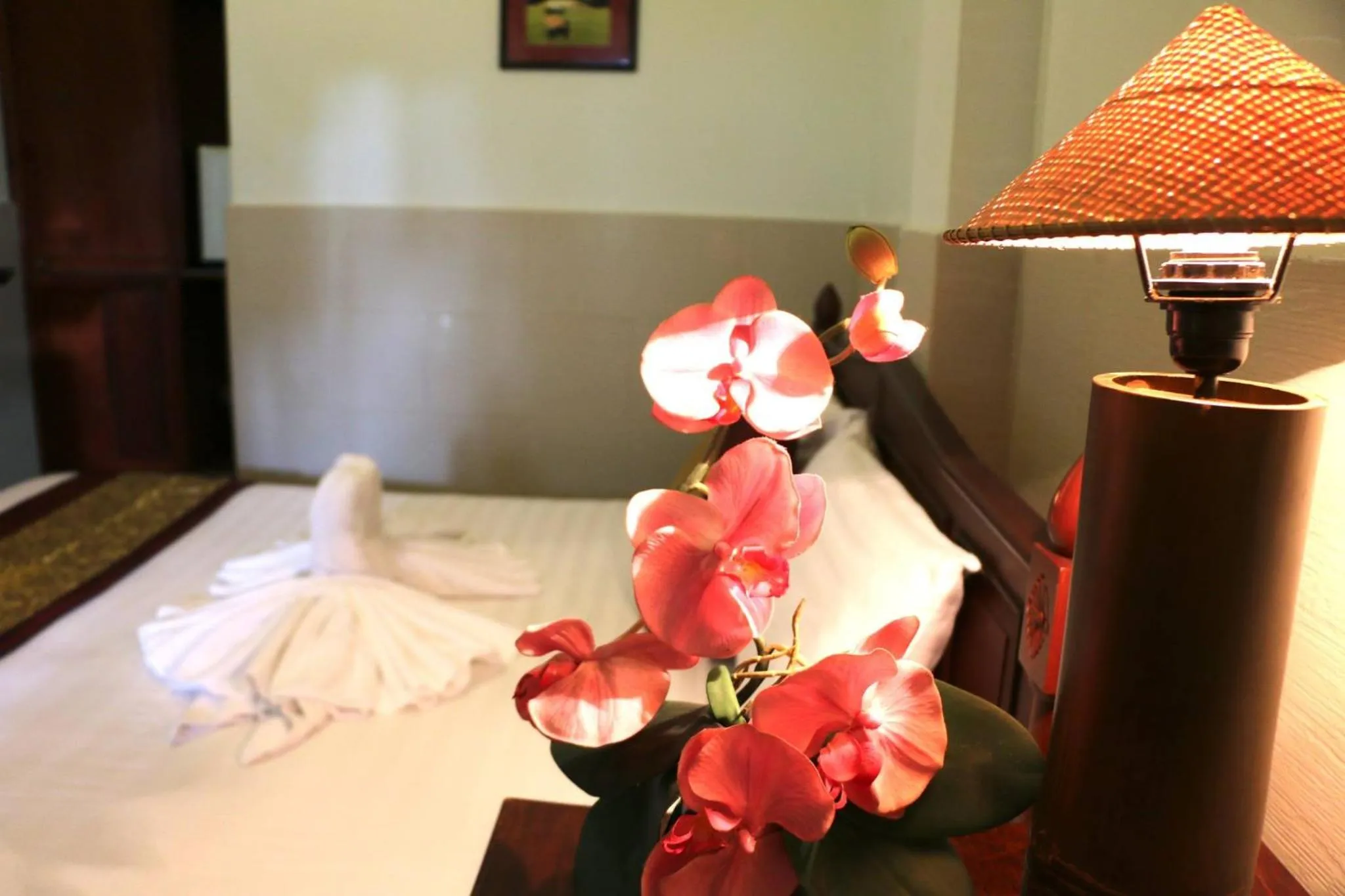 Bed in Mali Namphu Hotel