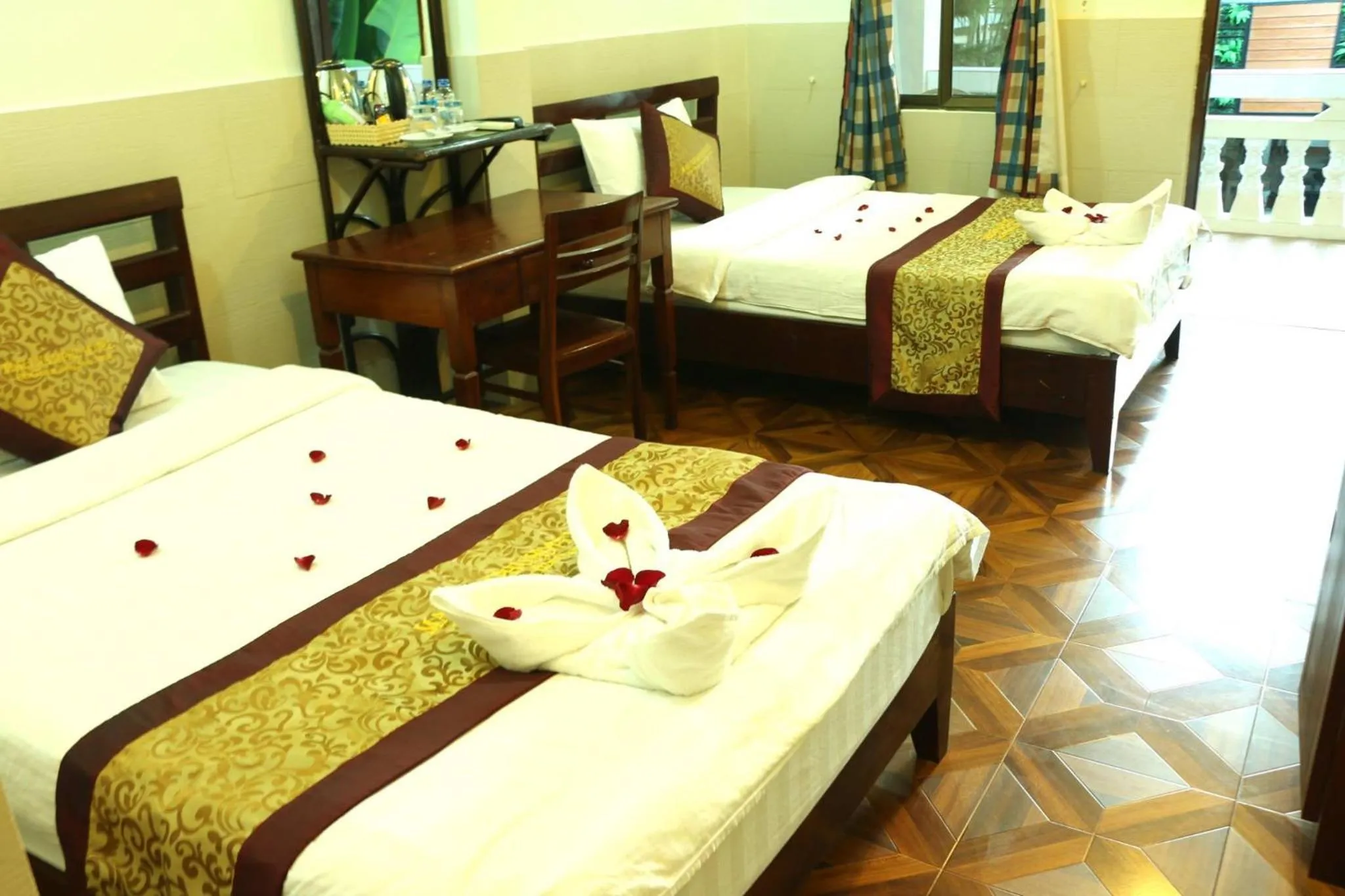 Bed in Mali Namphu Hotel