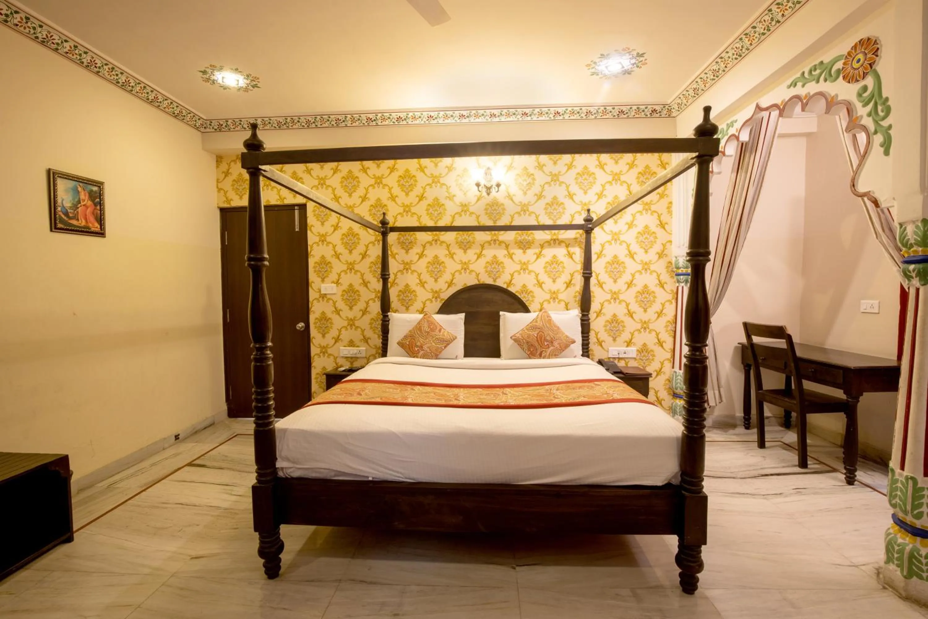 Bed in Hotel Royal Pratap Niwas