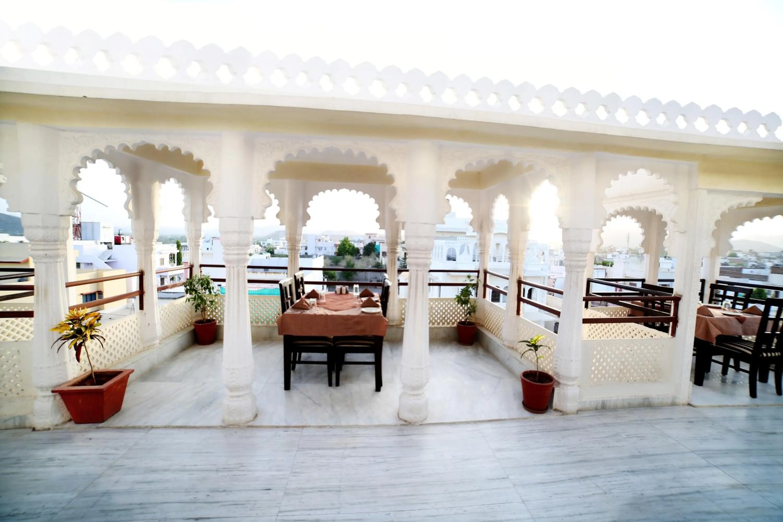 Restaurant/Places to Eat in Hotel Royal Pratap Niwas