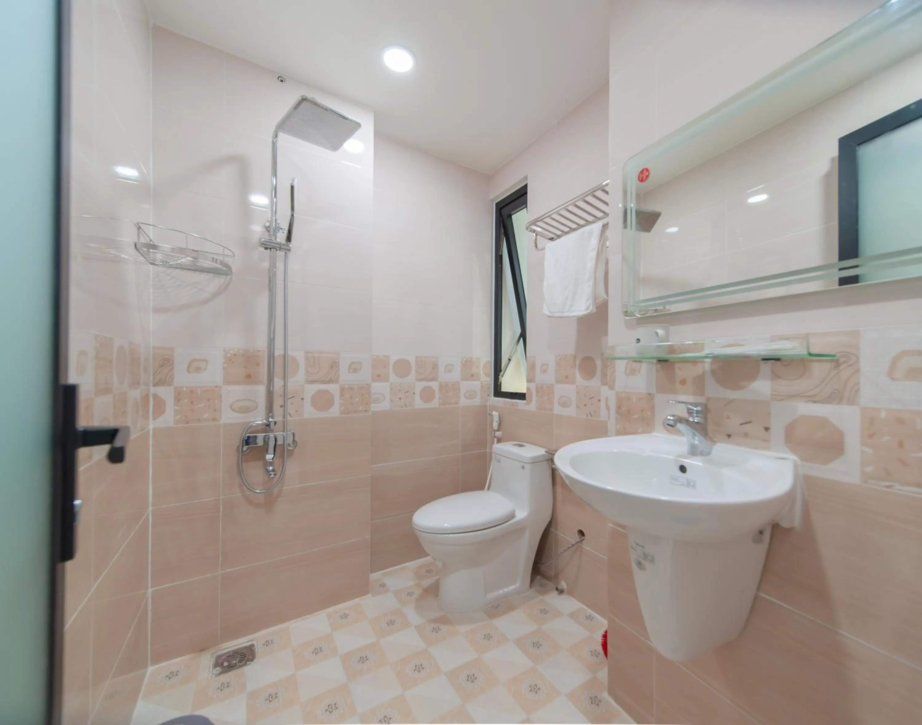 Shower in Uy Dương Hotel & Apartment - Nha Trang