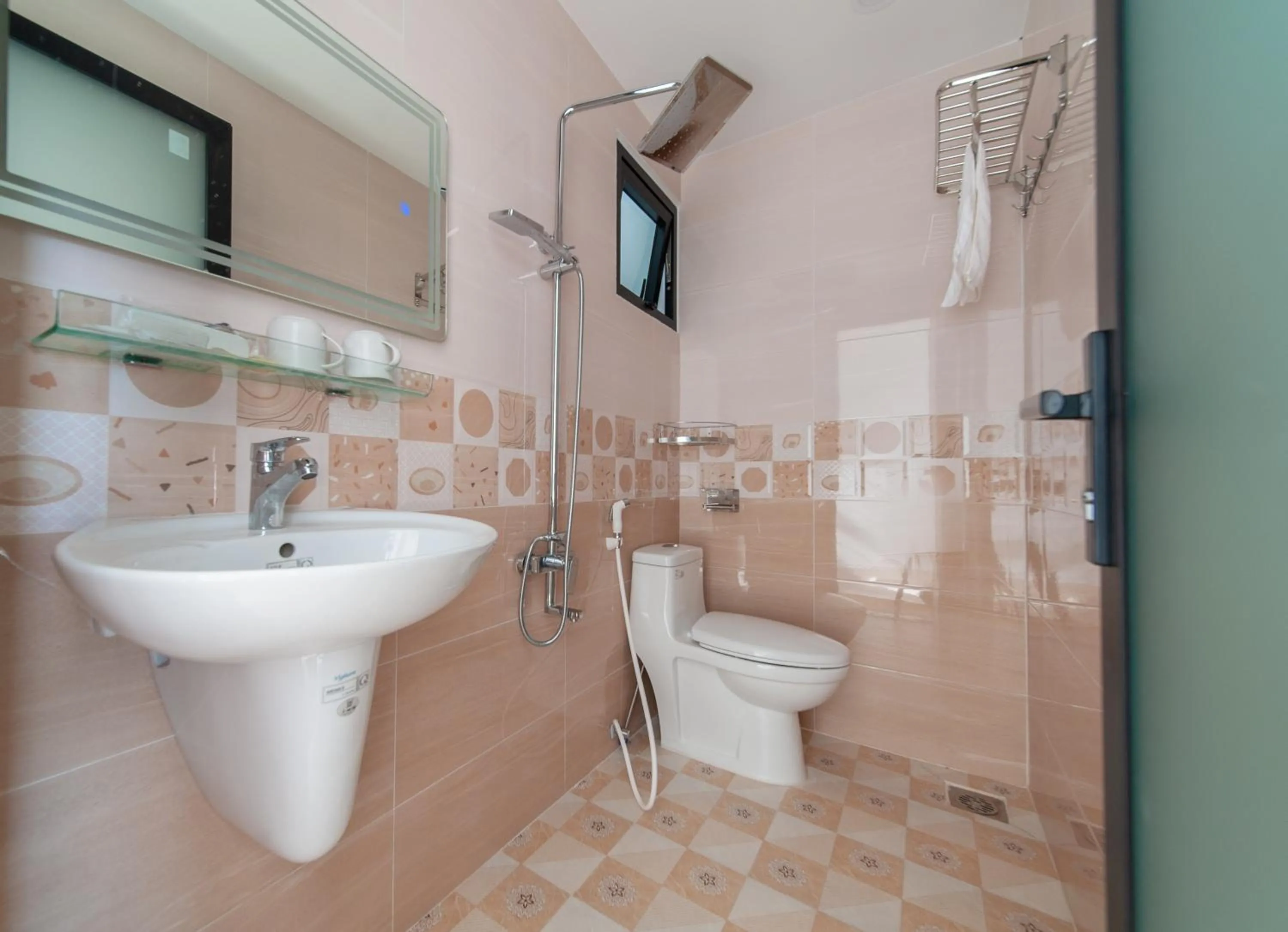 Shower in Uy Dương Hotel & Apartment - Nha Trang