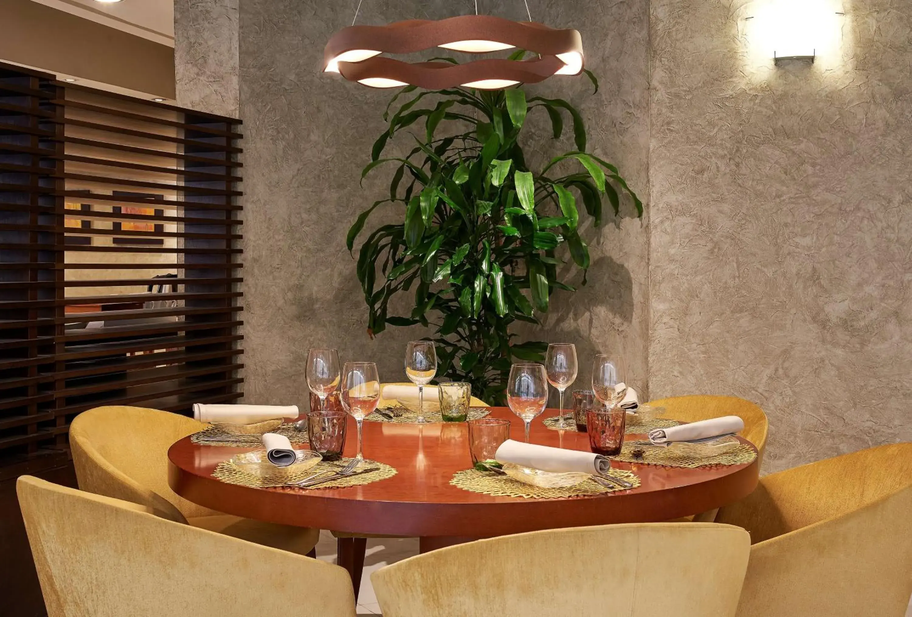 Restaurant/places to eat in NH Lleida Pirineos Restaurant/places to eat in NH Lleida Pirineos