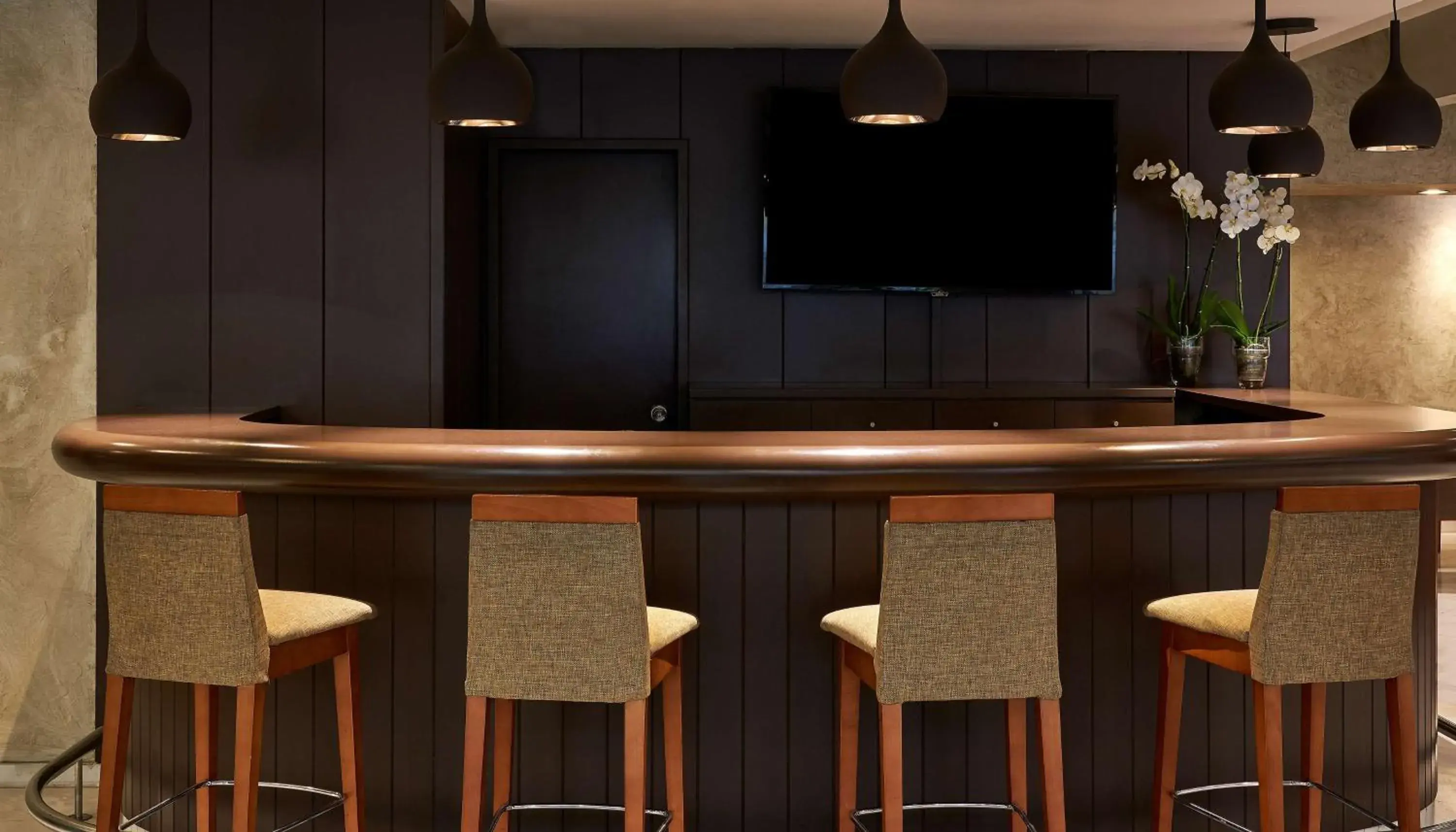 Lounge or bar in NH Lleida Pirineos Lounge or bar in NH Lleida Pirineos