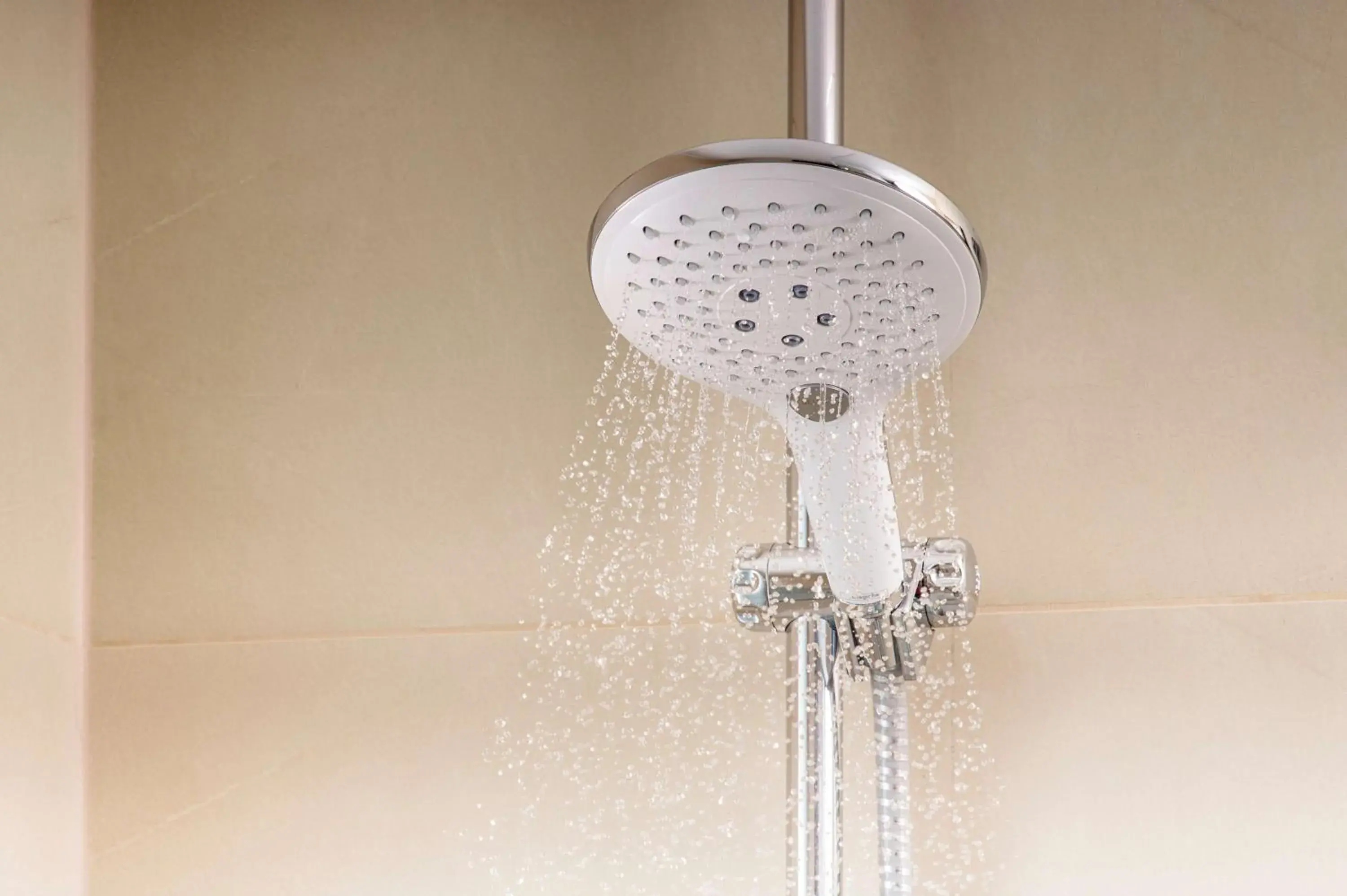 Bathroom in NH Lleida Pirineos Bathroom in NH Lleida Pirineos