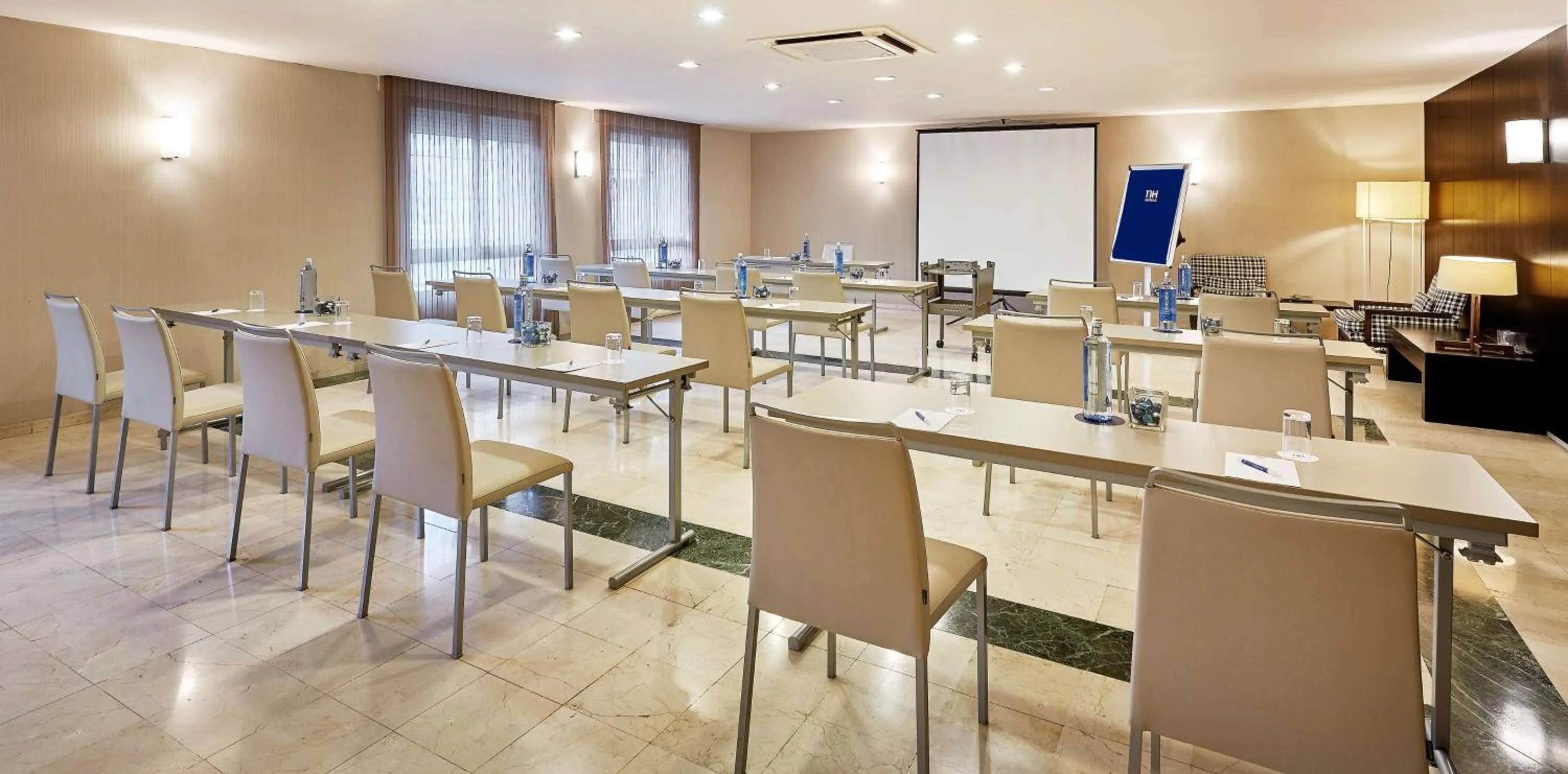 Meeting/conference room in NH Lleida Pirineos