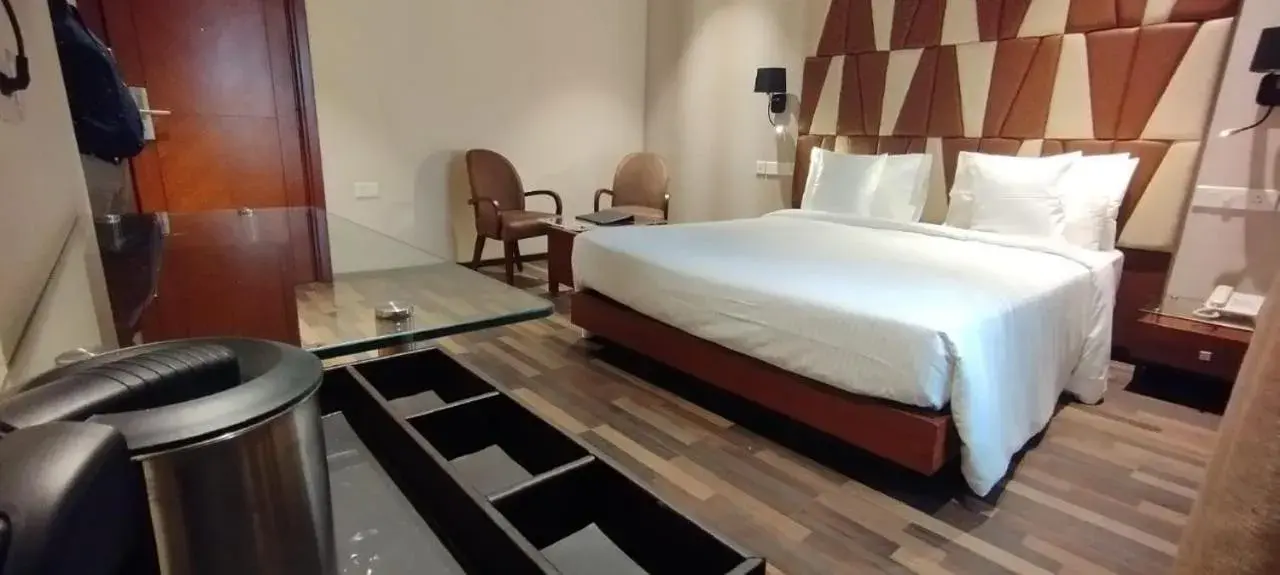 Bed in Adiva Residency Beacon, Grant Road, Mumbai Bed in Adiva Residency Beacon, Grant Road, Mumbai