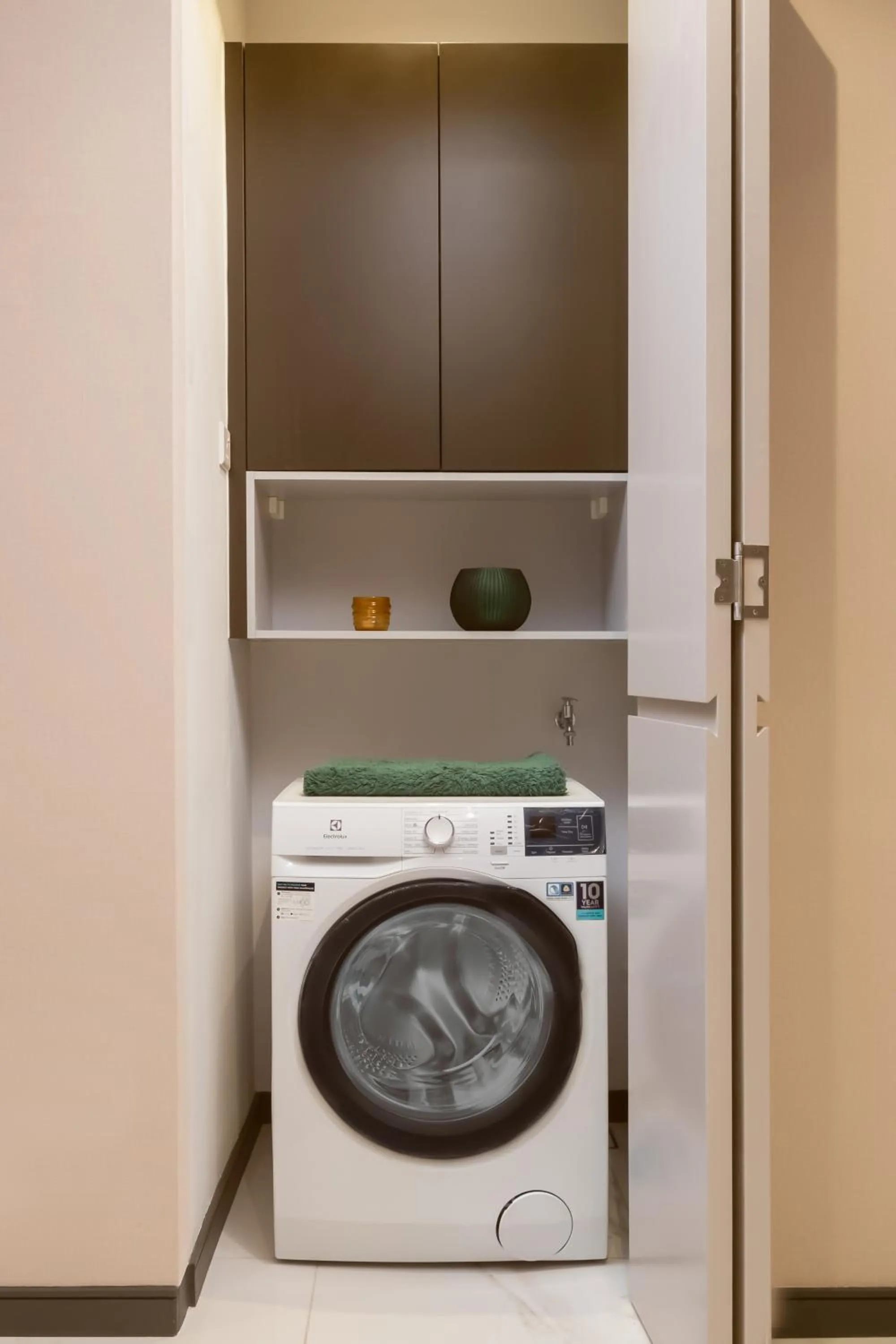 laundry in 8 Kia Peng Residences by Times 8