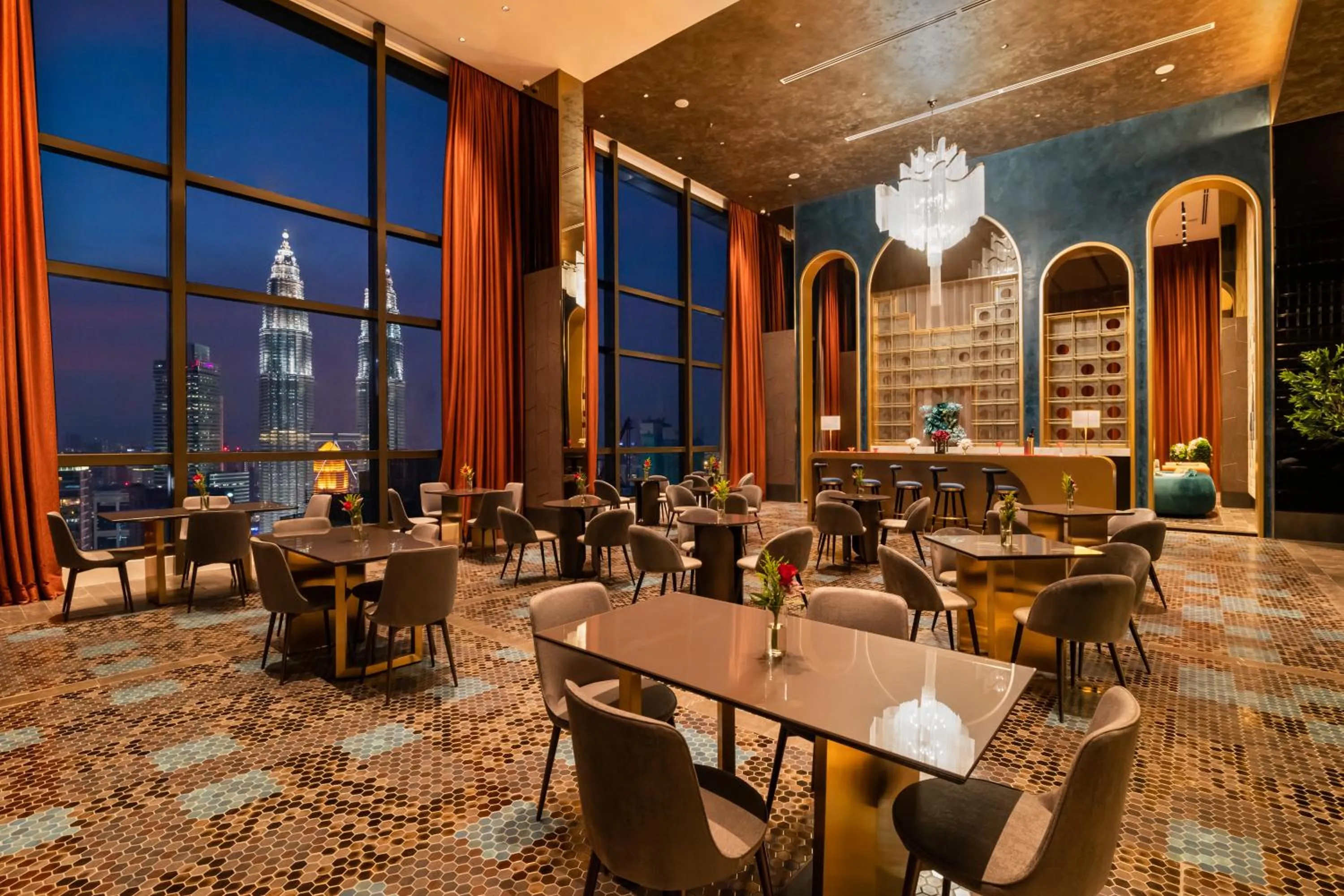 Restaurant/places to eat in 8 Kia Peng Residences by Times 8