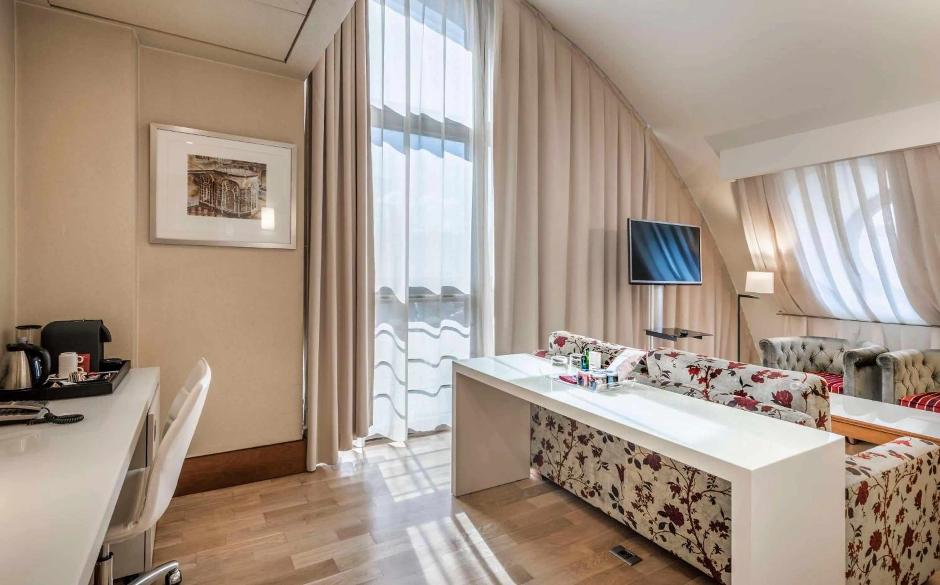 Bedroom, Bed in NH Collection Vigo