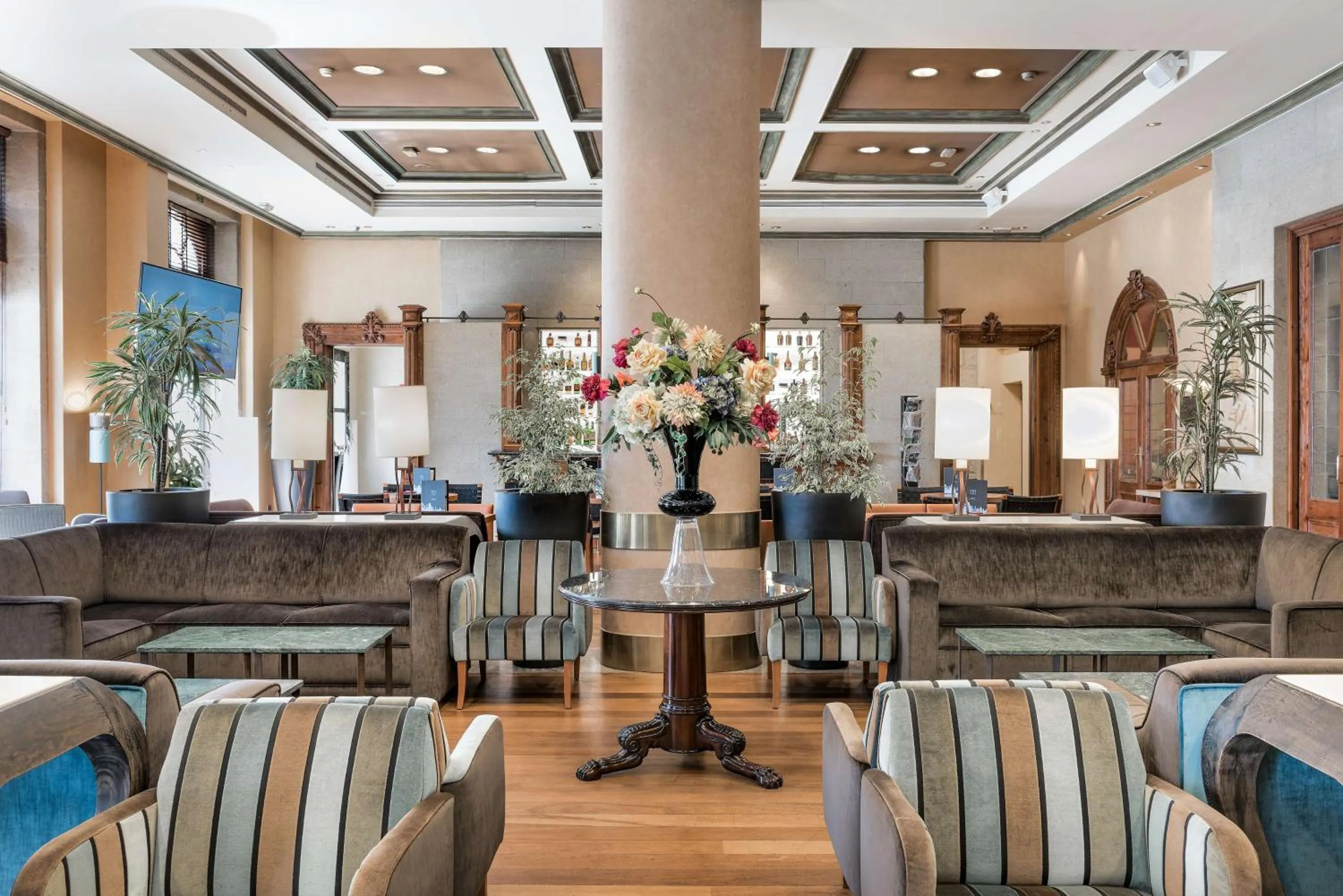 Lobby or reception in NH Collection Vigo