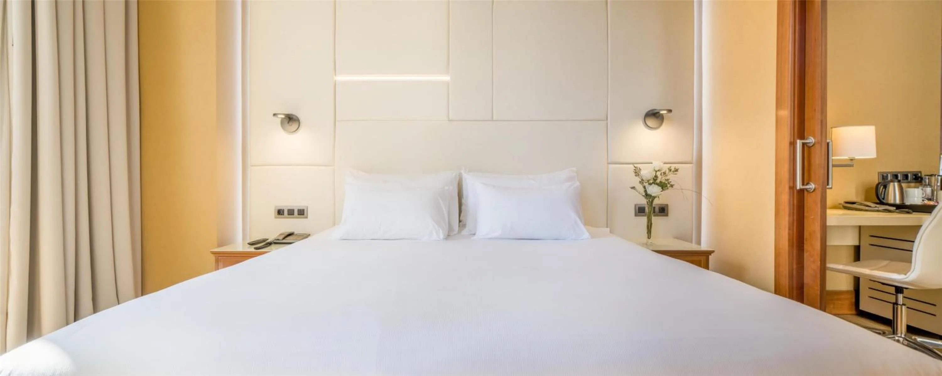 Bedroom, Bed in NH Collection Vigo