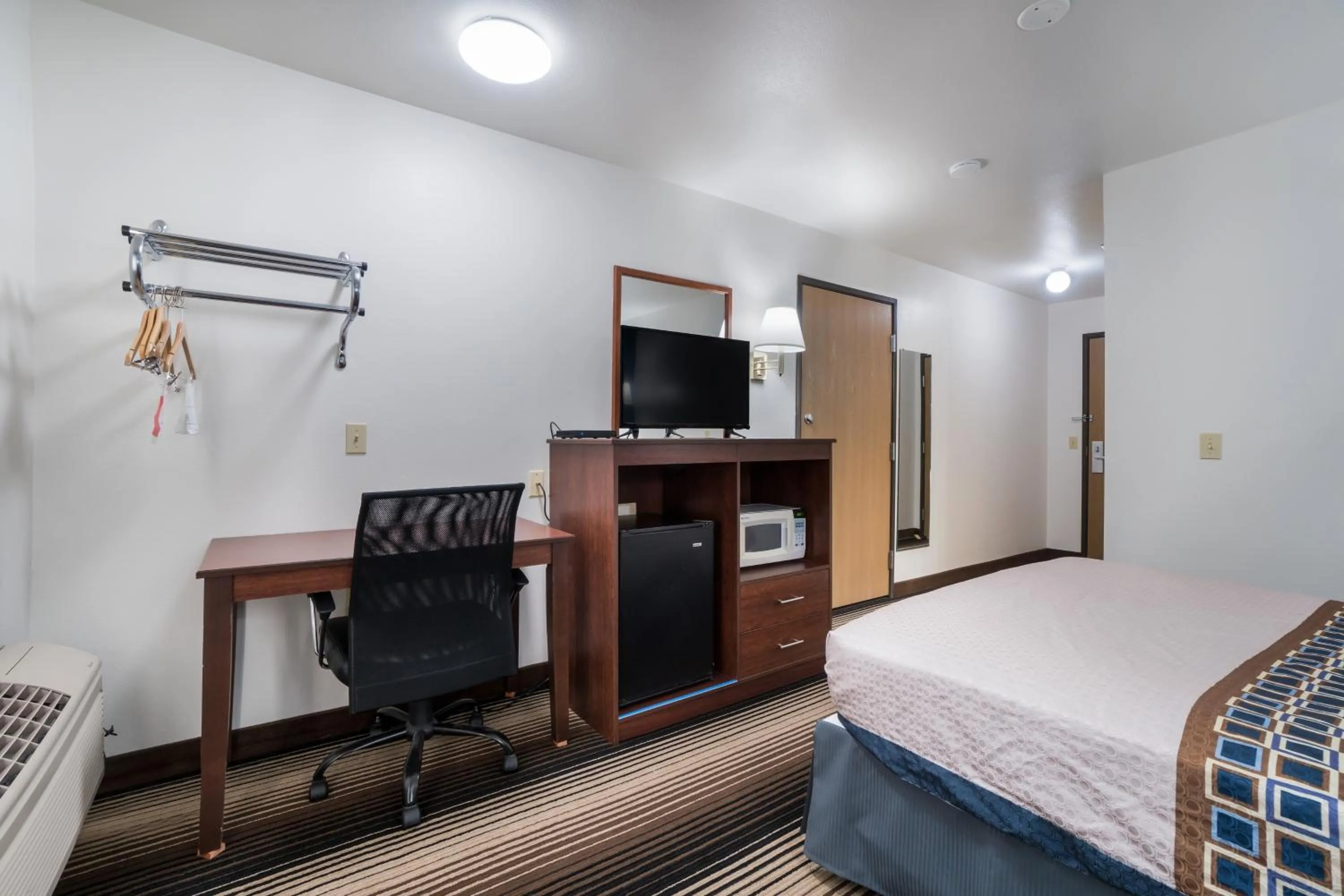 Bed in Americas Best Value Inn Green River