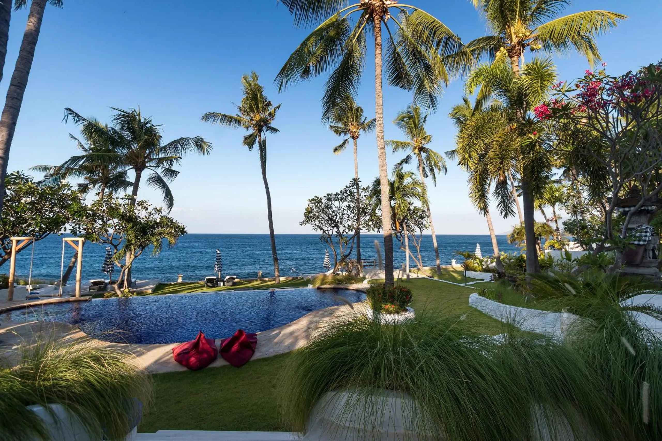 Day in Kanna Seafront Estate Tulamben