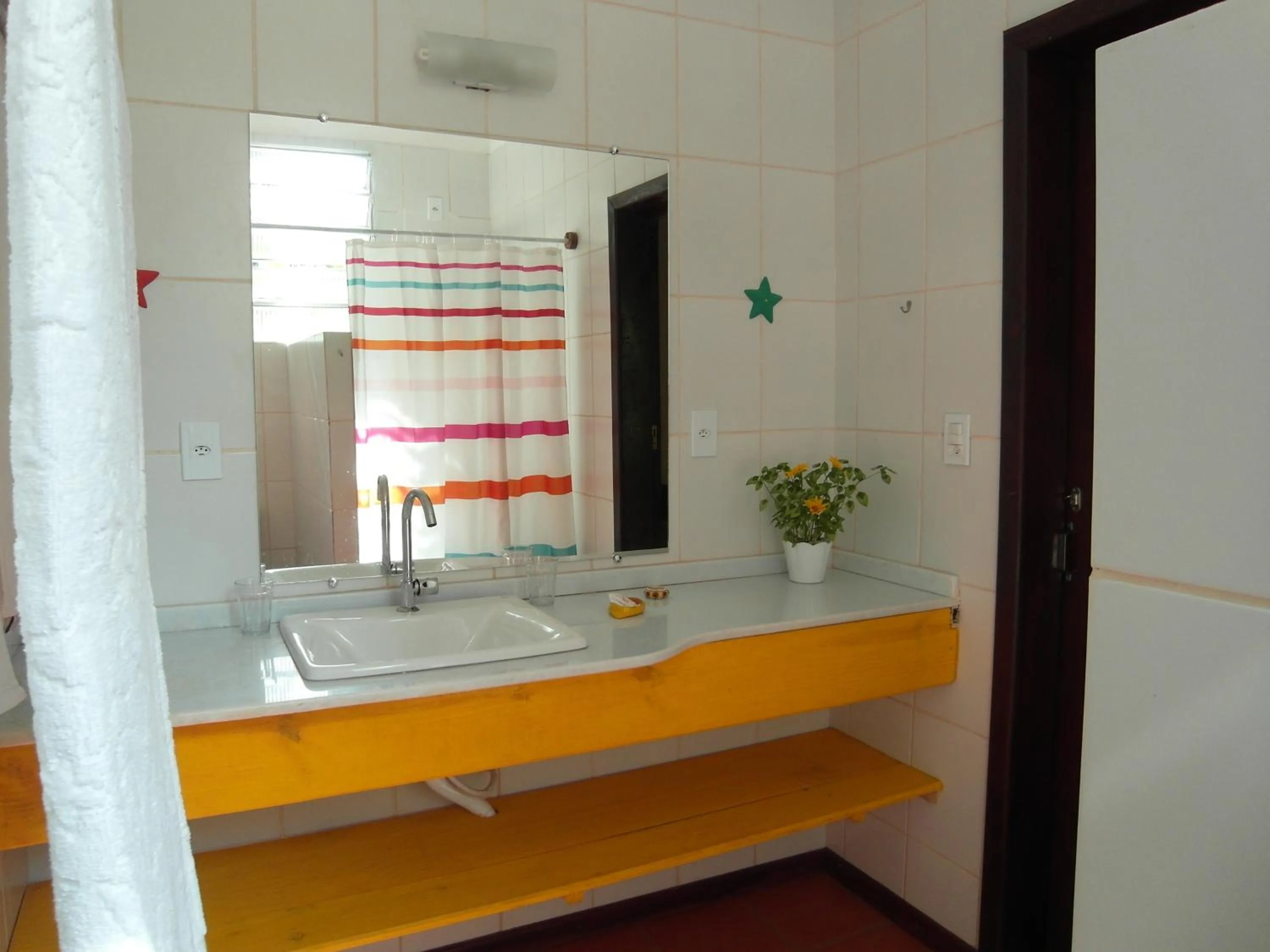 Bathroom in Pousada Casa da Edinha