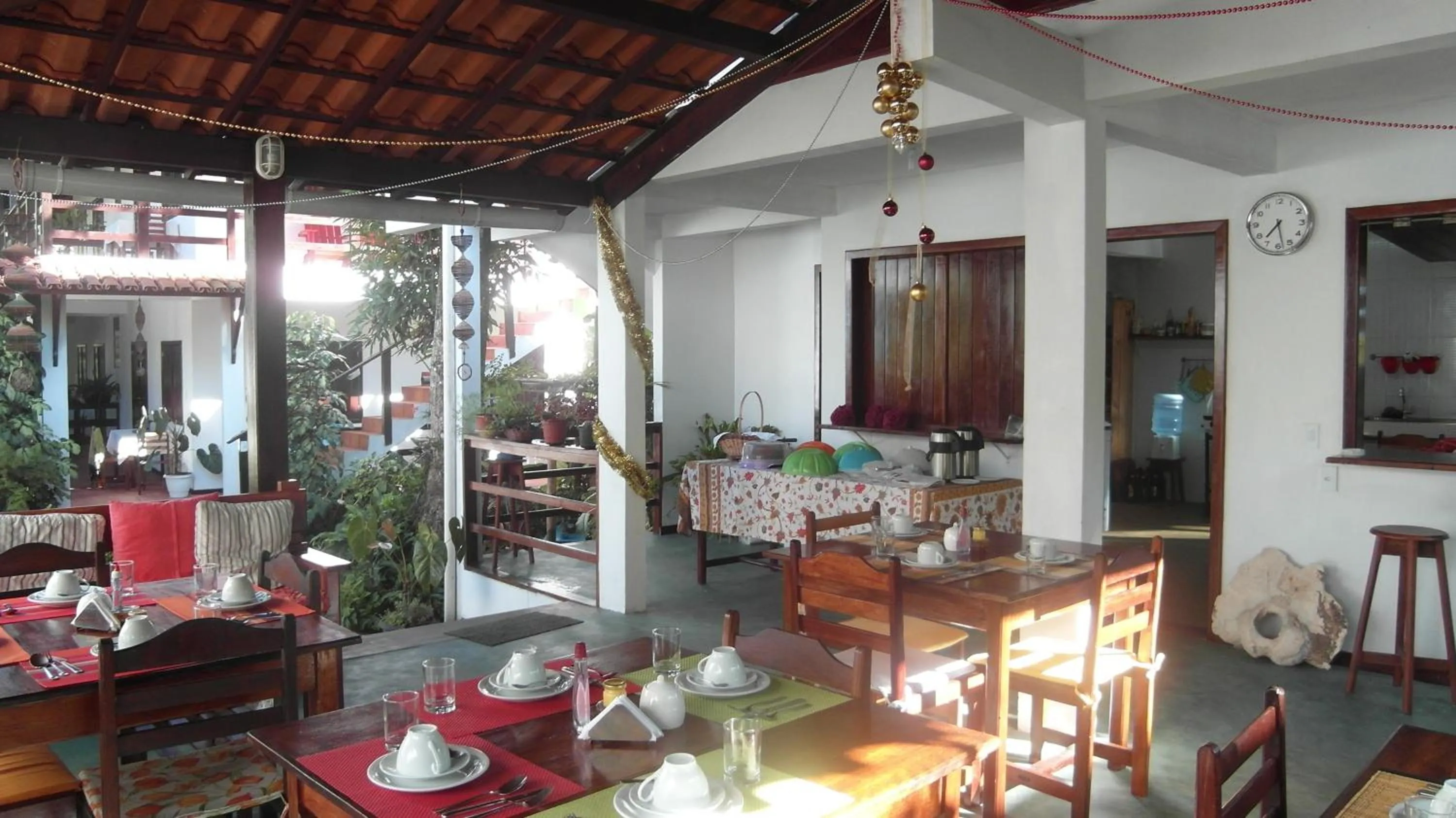 Restaurant/places to eat in Pousada Casa da Edinha