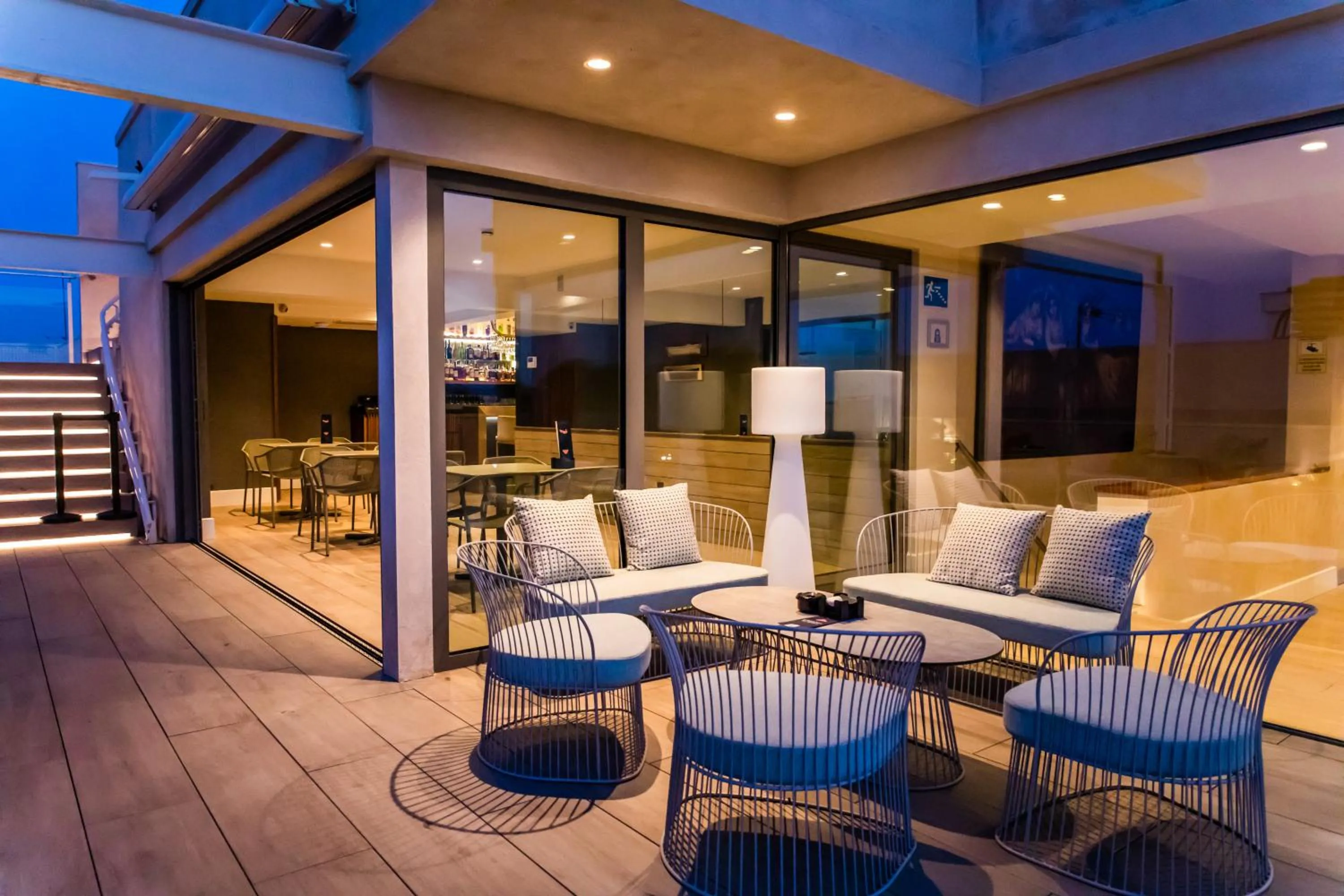 Night in Hotel Alcázar