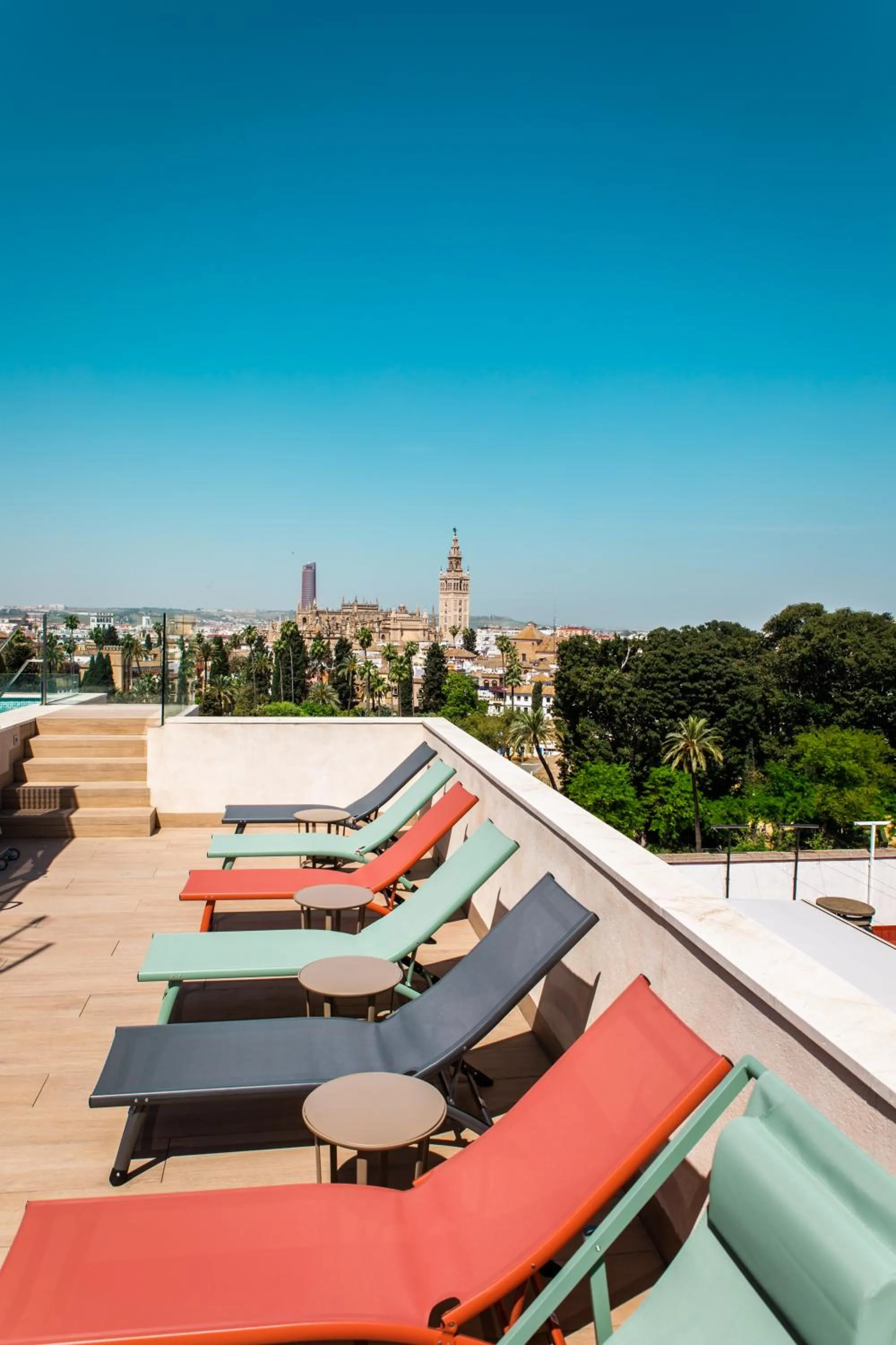 Day in Hotel Alcázar