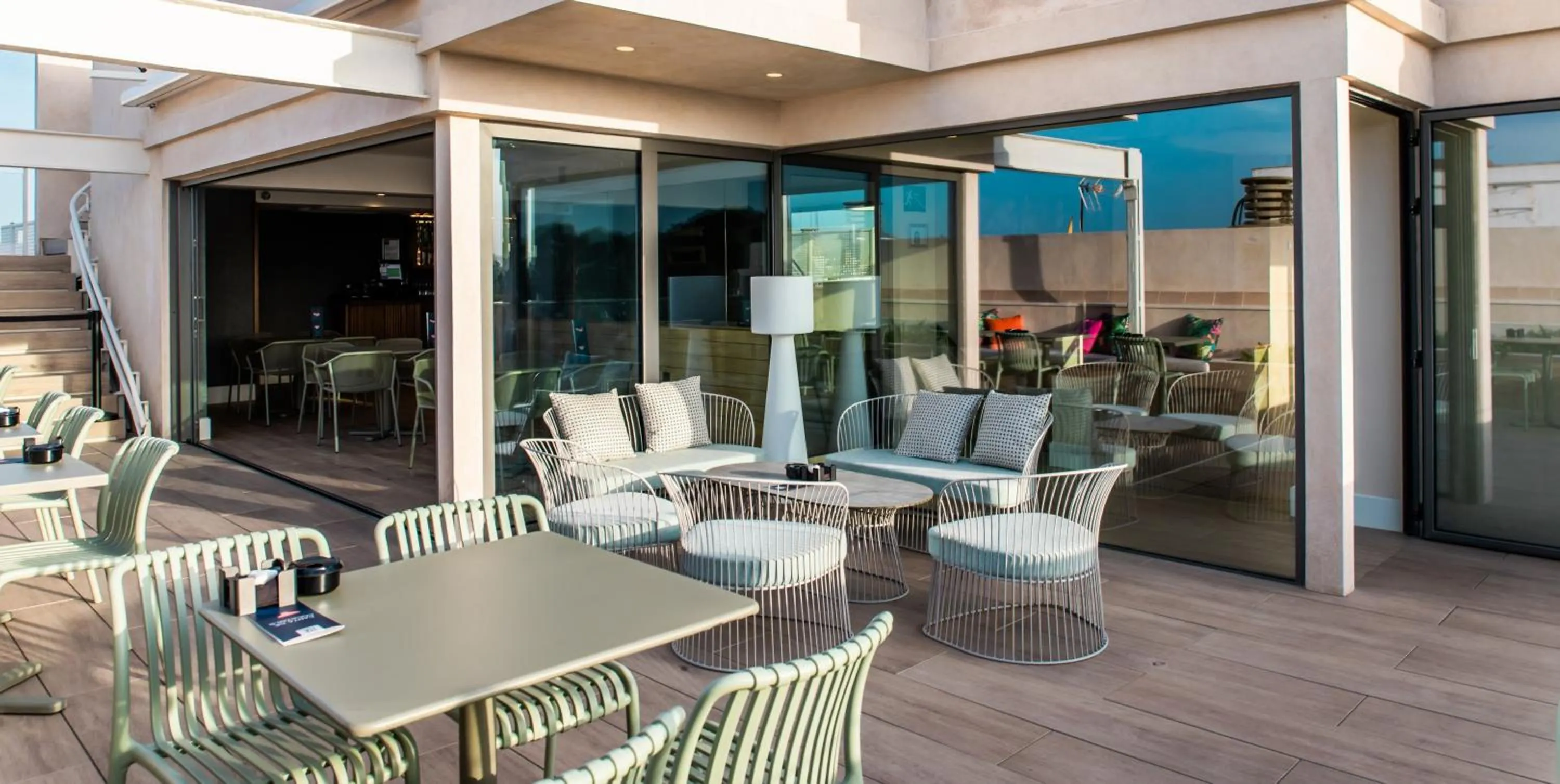 Day in Hotel Alcázar