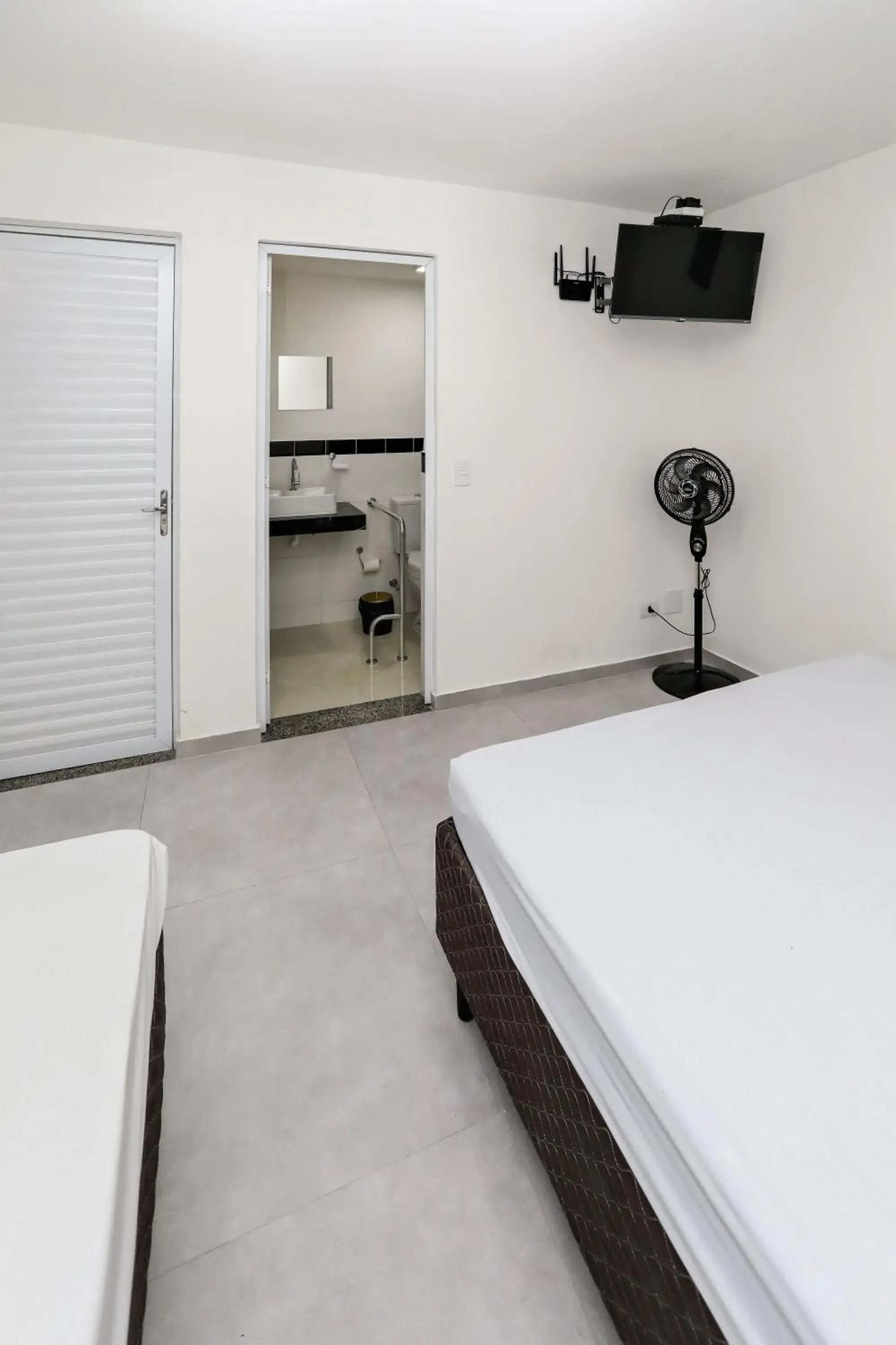 Basic Triple Room - single occupancy in Casa Ecotrips Barra Funda - Hostel Basic Triple Room - single occupancy in Casa Ecotrips Barra Funda - Hostel