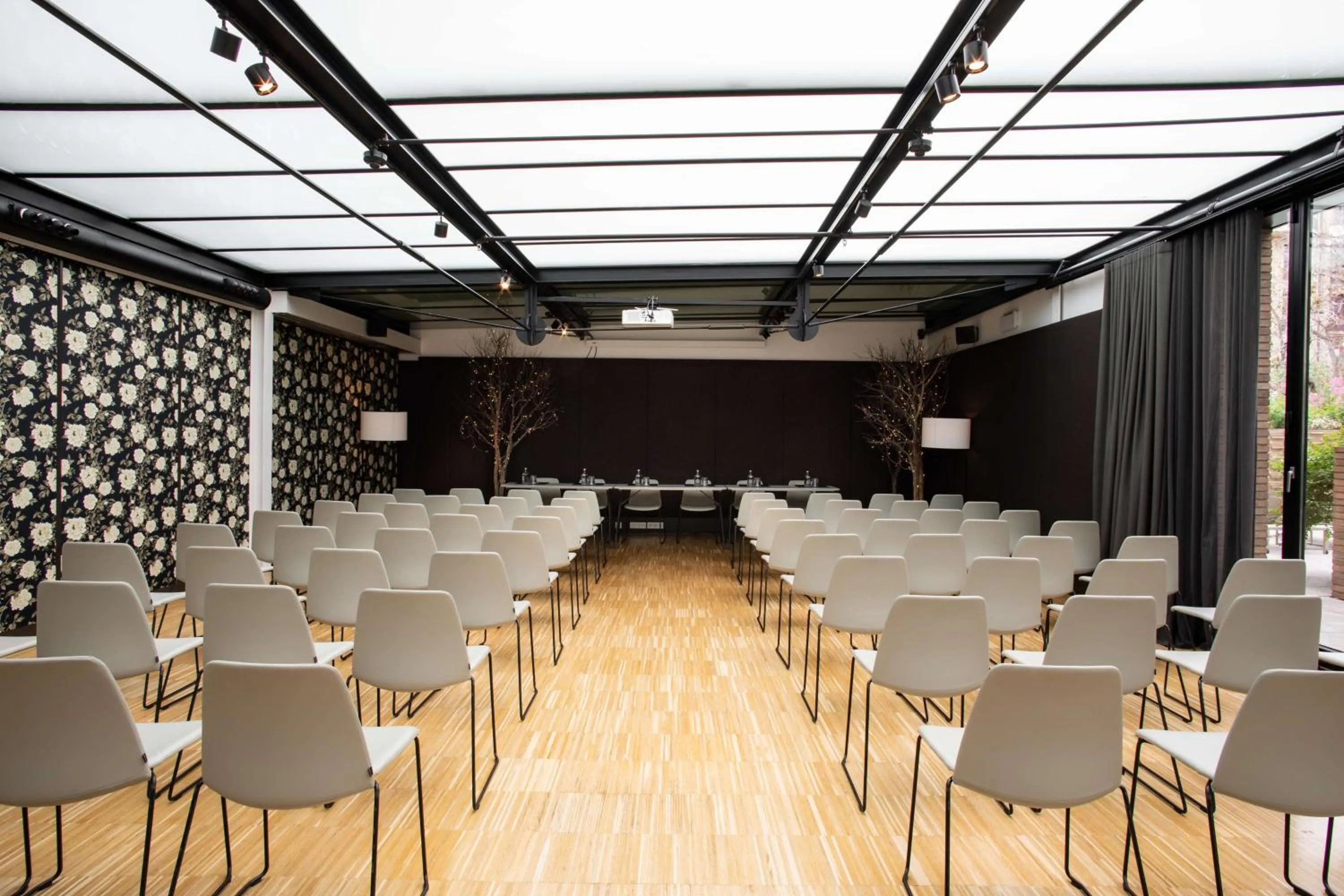 Meeting/conference room in Alexandra Barcelona Hotel, Curio Collection by Hilton