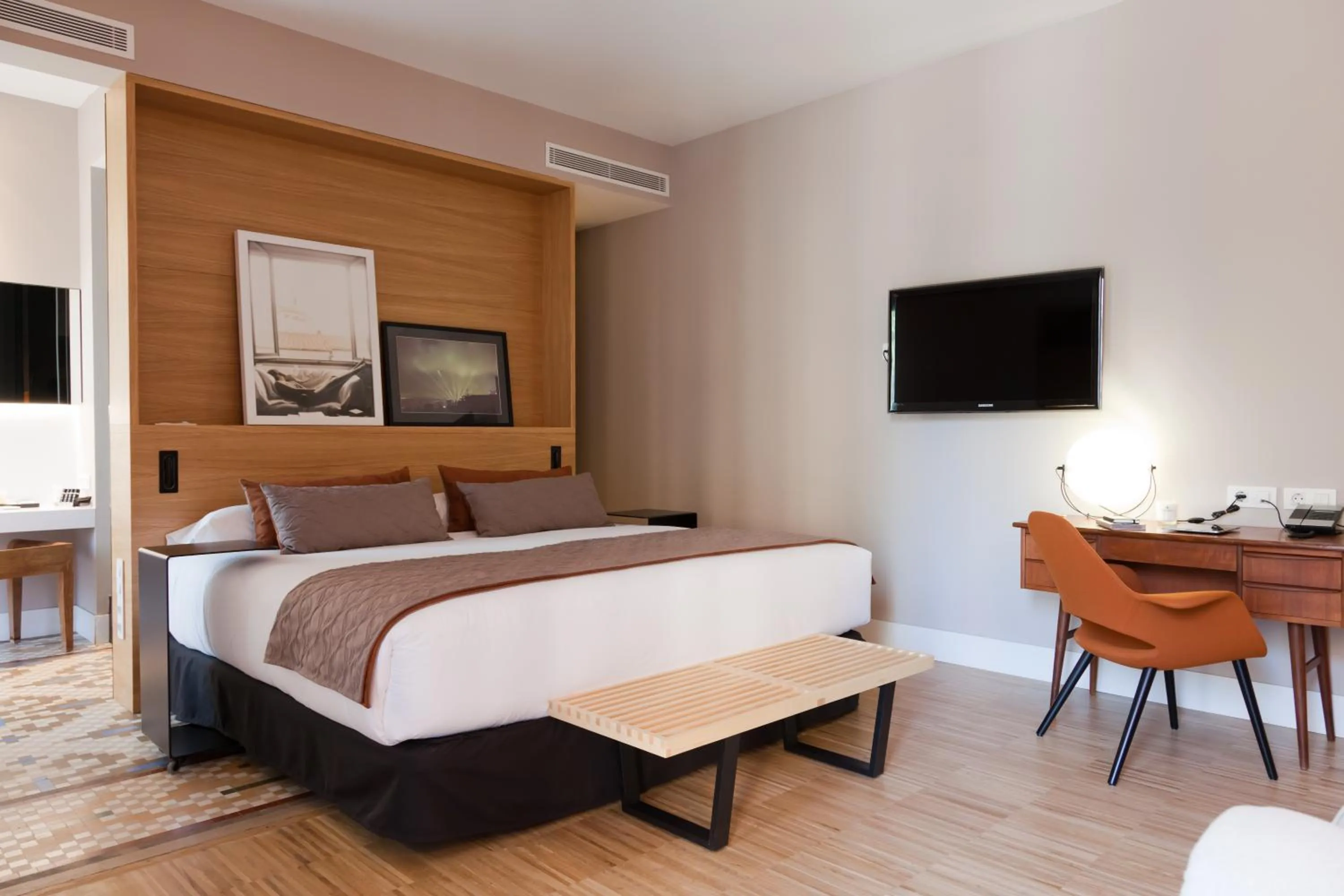 Bed in Alexandra Barcelona Hotel, Curio Collection by Hilton