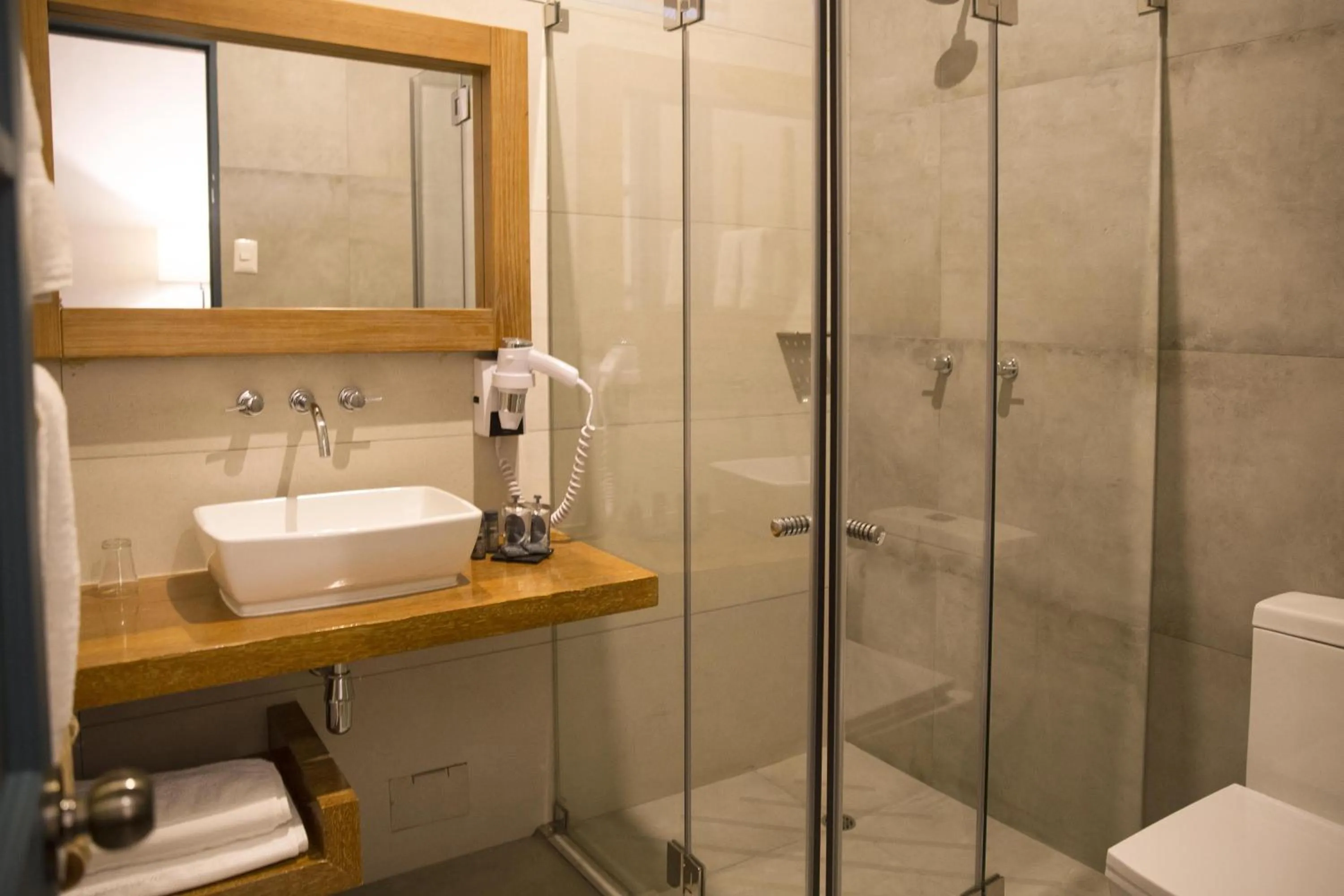 Shower in Abittare Hotel