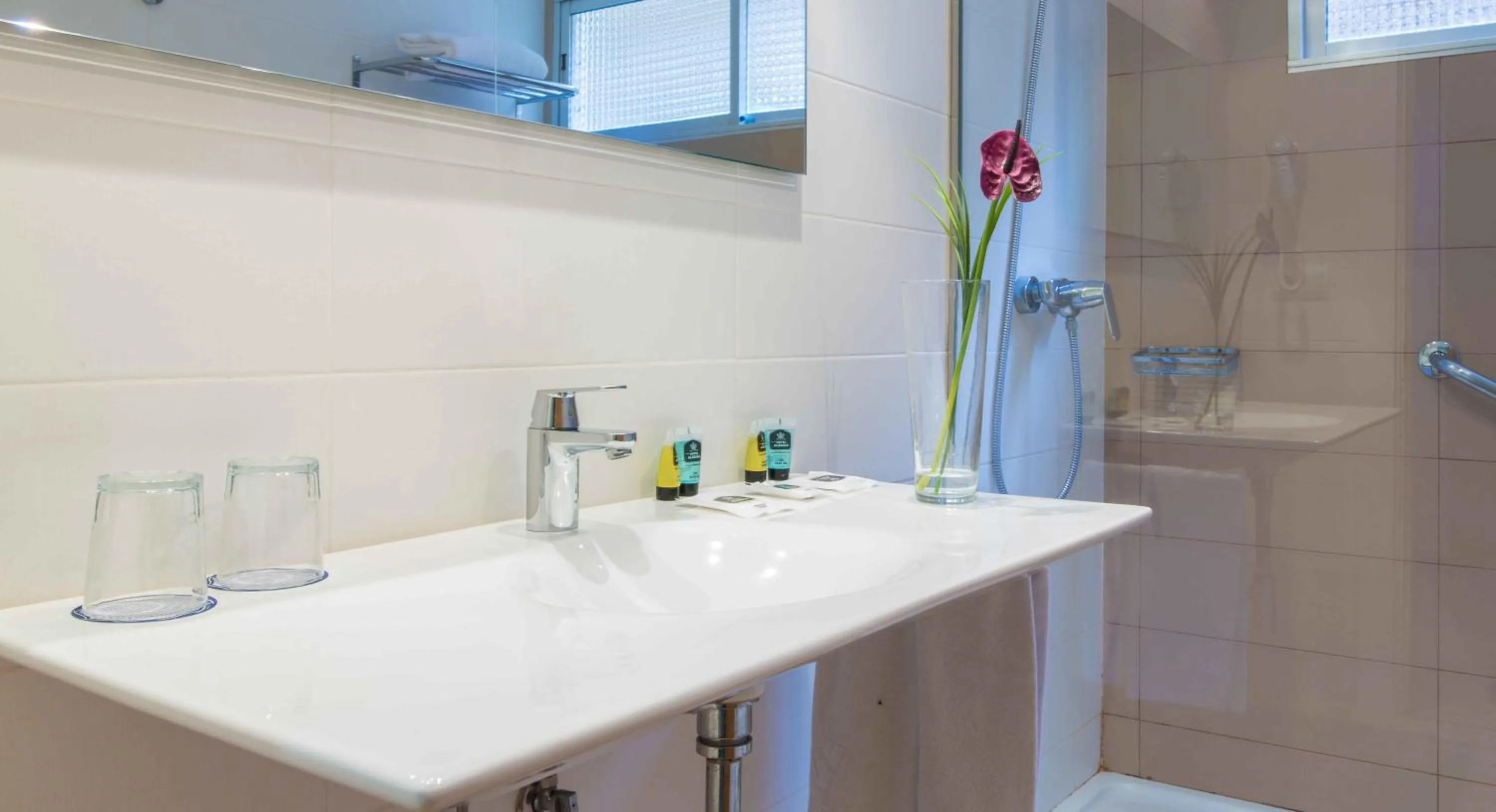 Toilet in Hotel Albahia Alicante