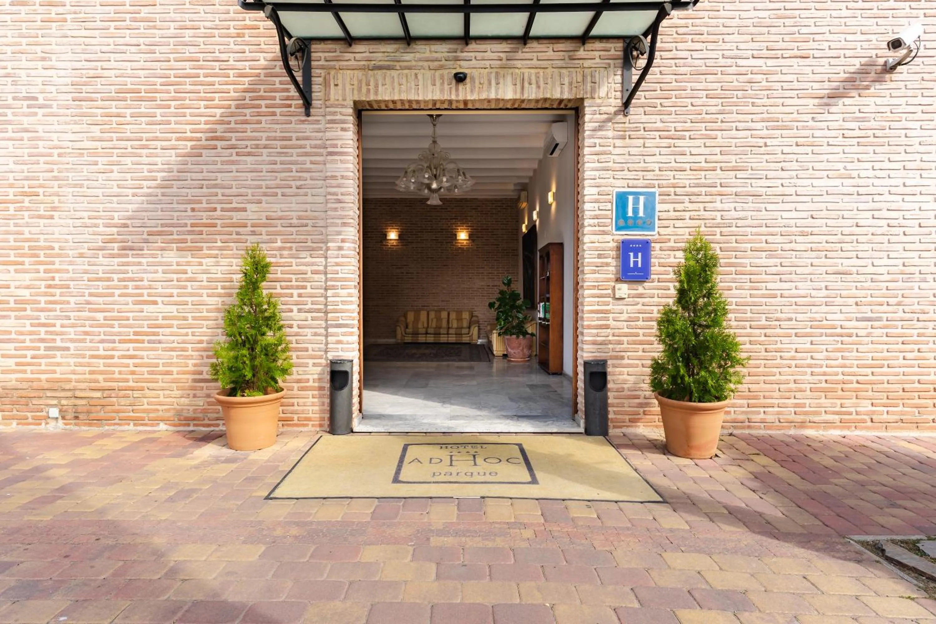 Facade/entrance in Ad Hoc Parque