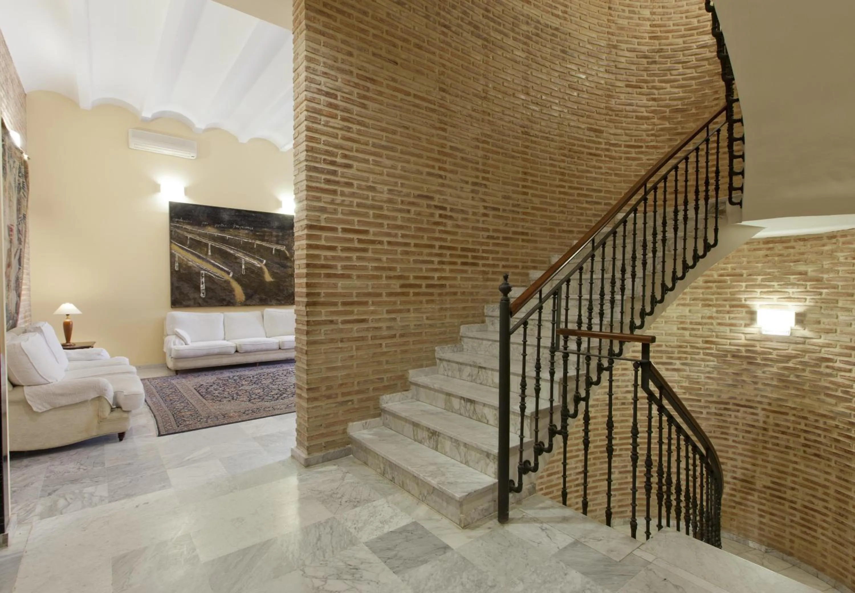 Lobby or reception in Ad Hoc Parque