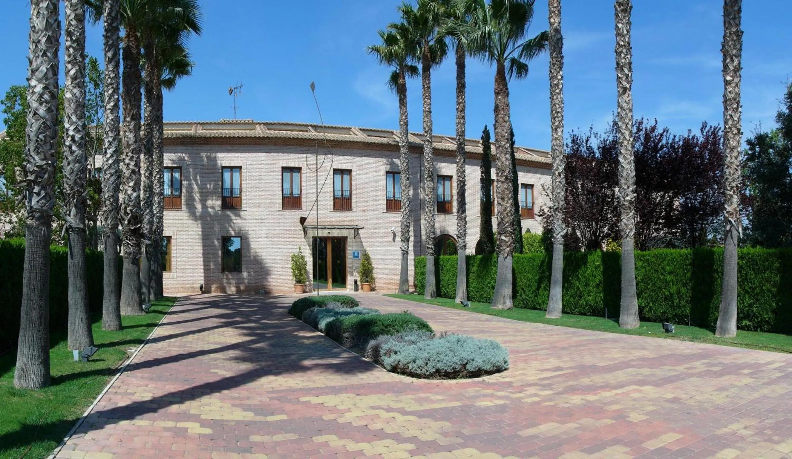 Facade/entrance in Ad Hoc Parque