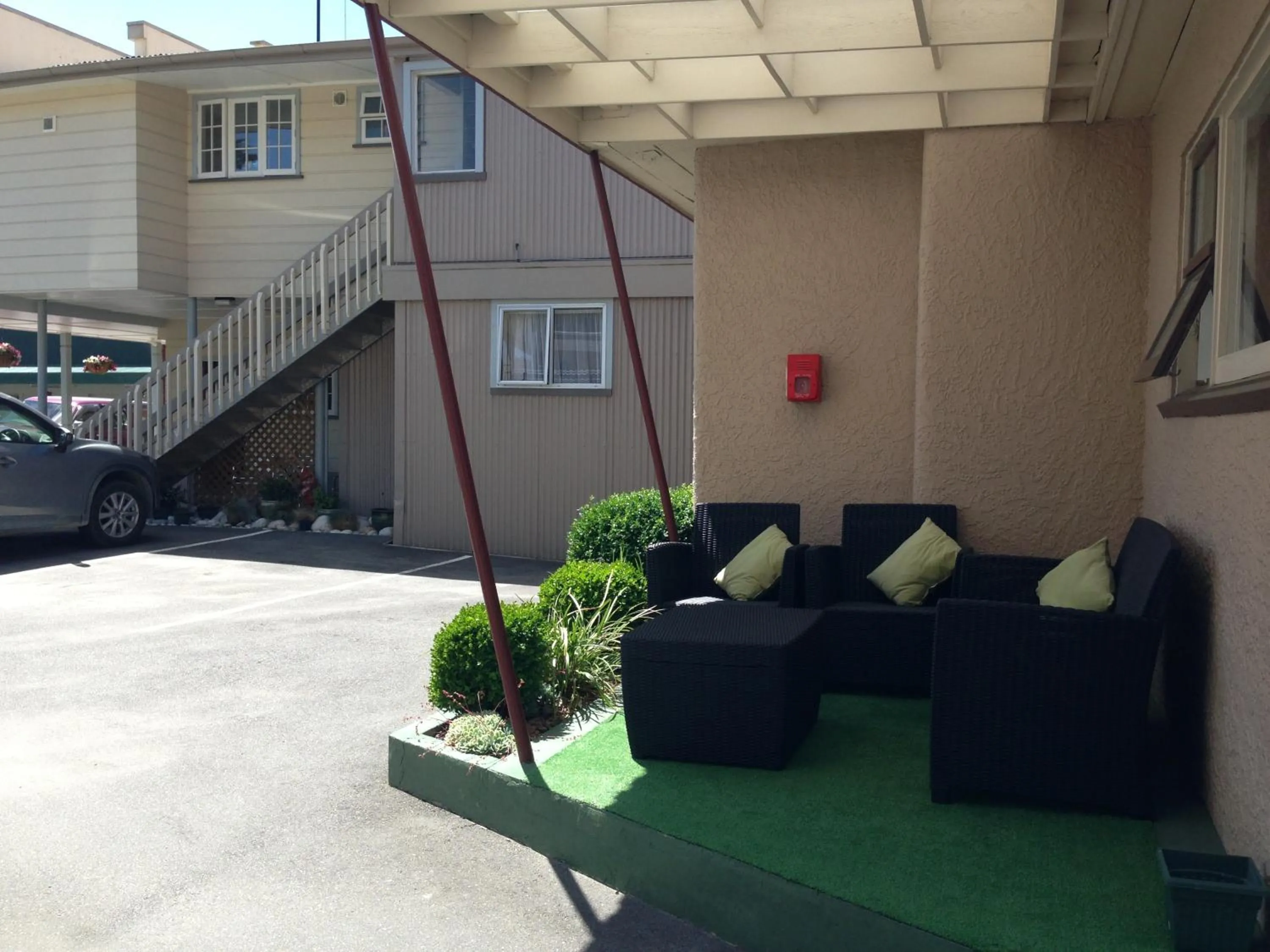 Patio in Lantern Court Motel