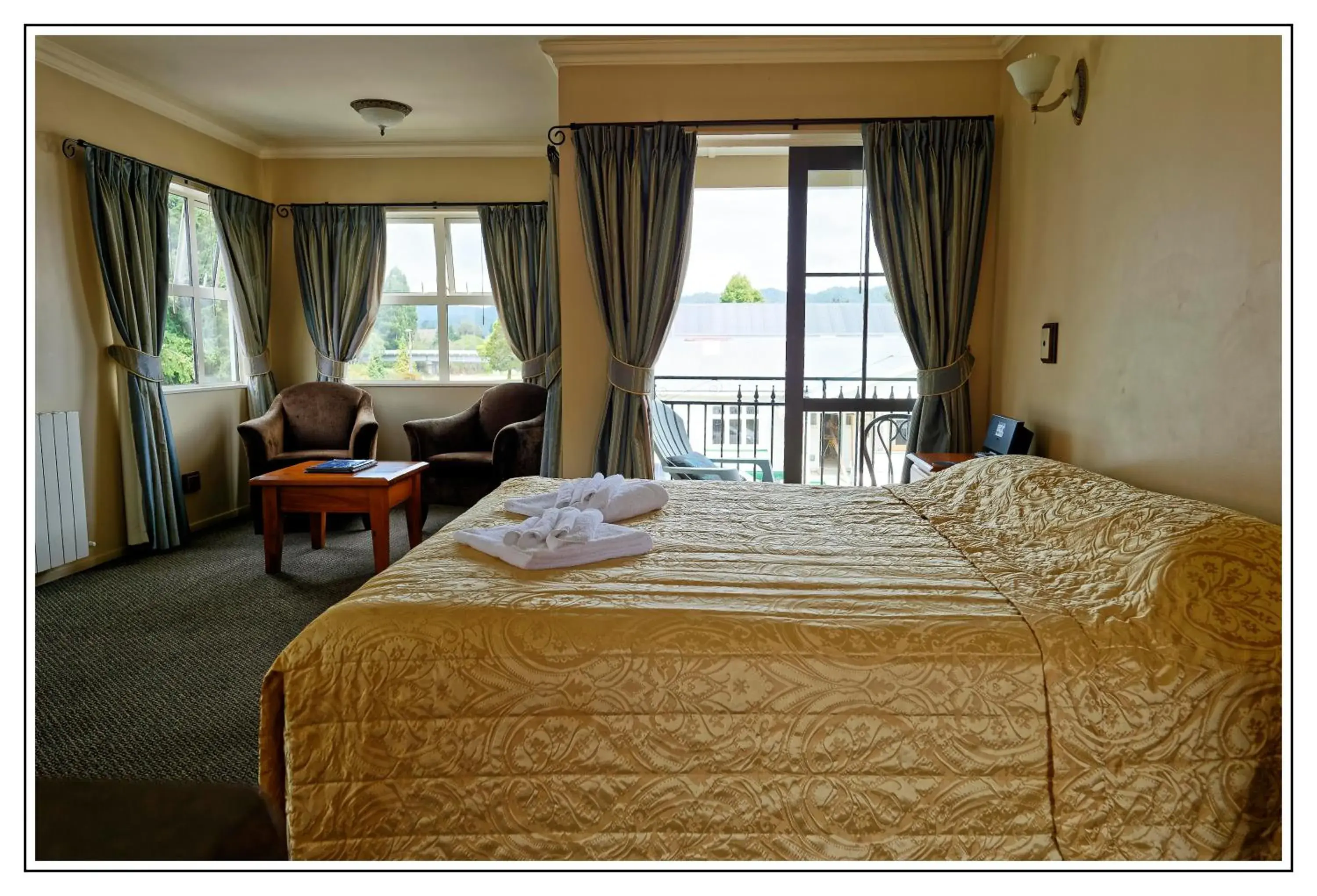 Superior Studio with Spa Bath in Lantern Court Motel Superior Studio with Spa Bath in Lantern Court Motel