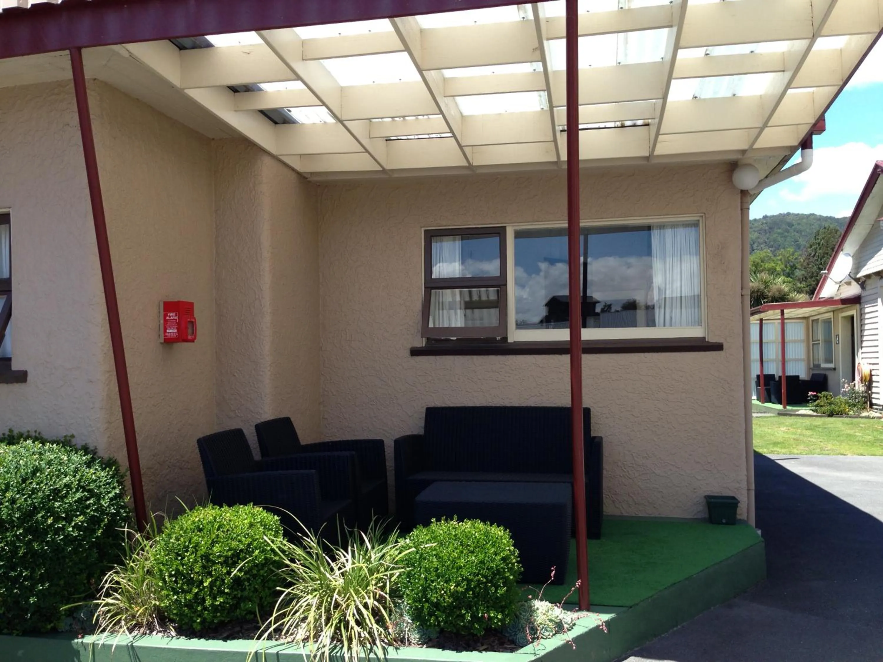 Patio in Lantern Court Motel