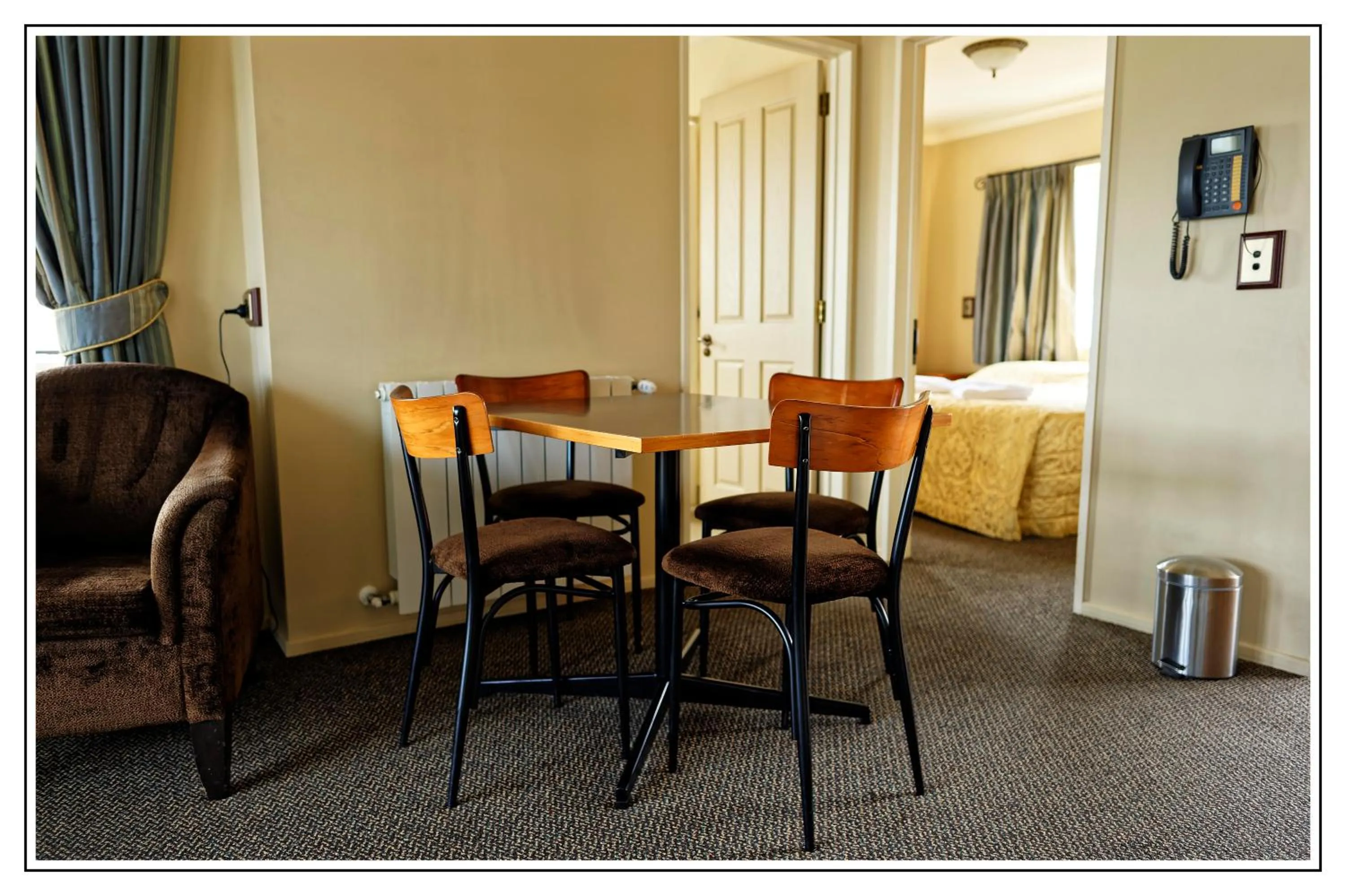 Seating area in Lantern Court Motel
