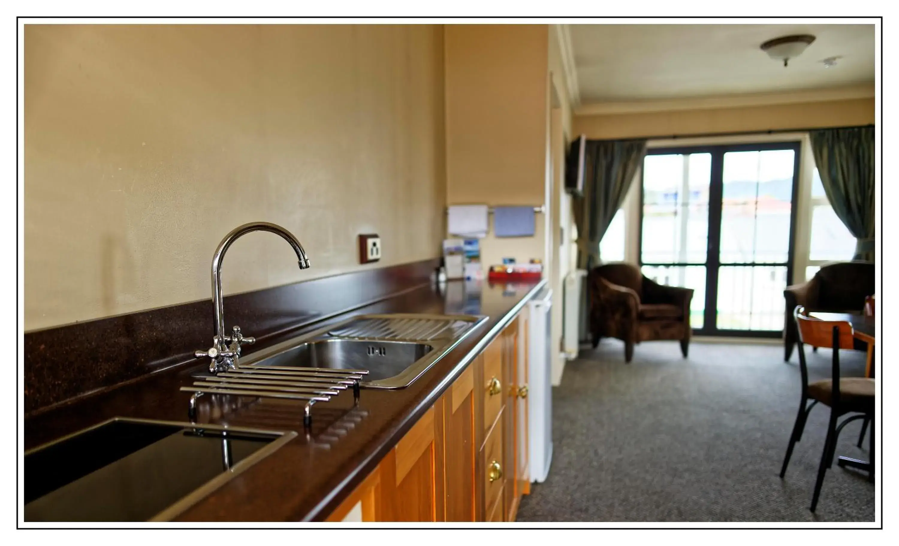 Superior Two-Bedroom Apartment in Lantern Court Motel Superior Two-Bedroom Apartment in Lantern Court Motel