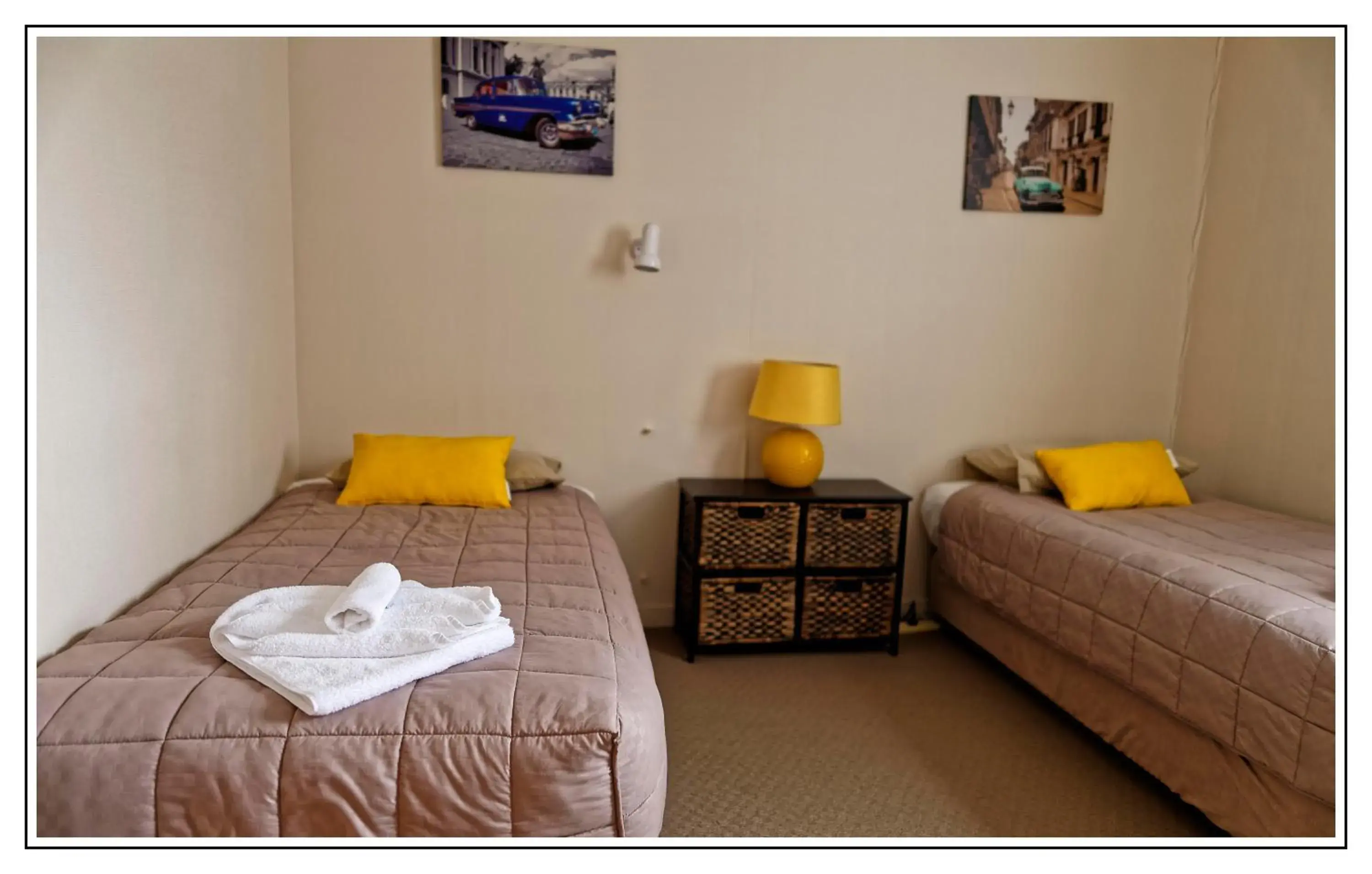 Standard Two-Bedroom Apartment in Lantern Court Motel Standard Two-Bedroom Apartment in Lantern Court Motel