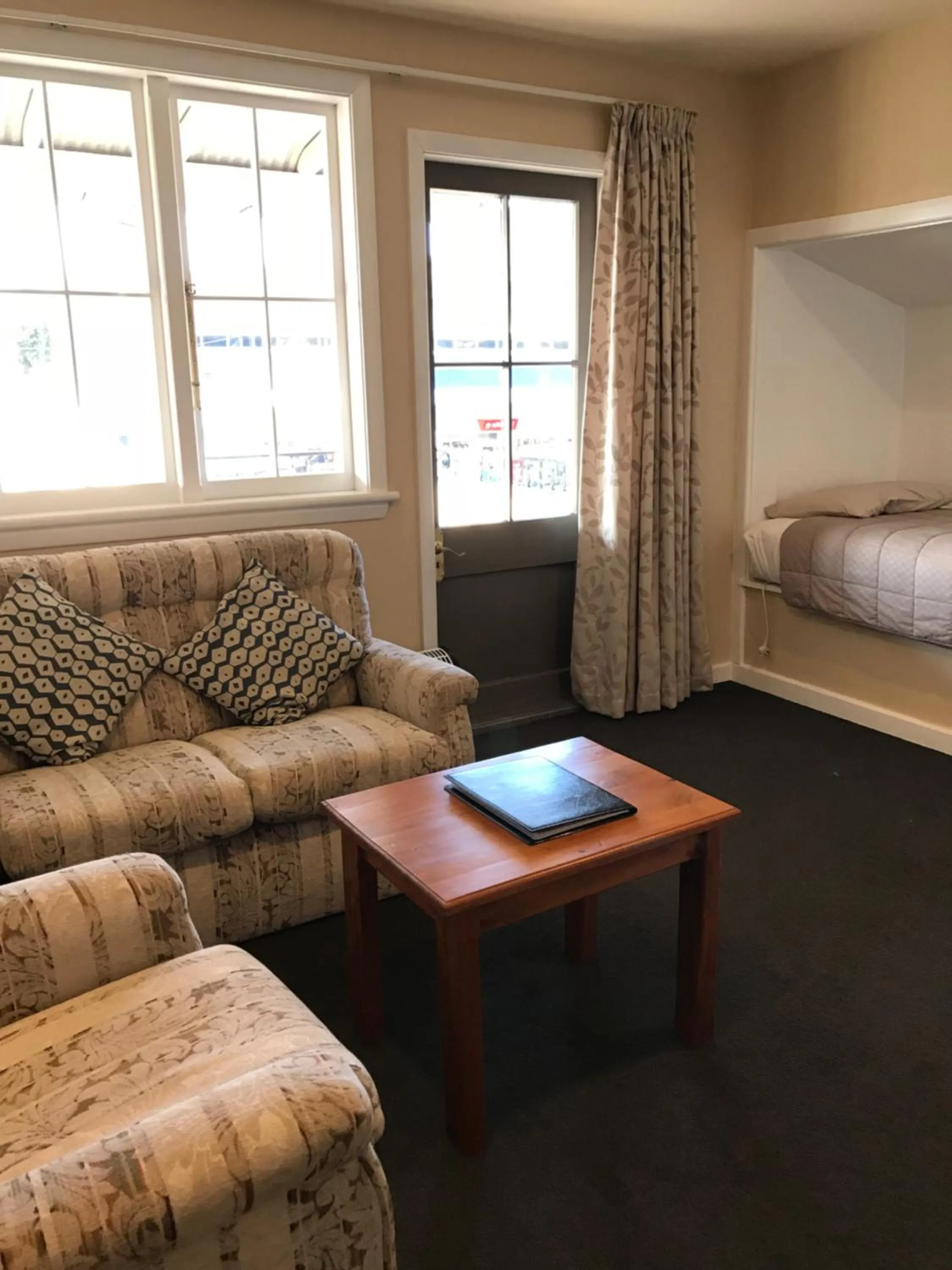 Bed in Lantern Court Motel