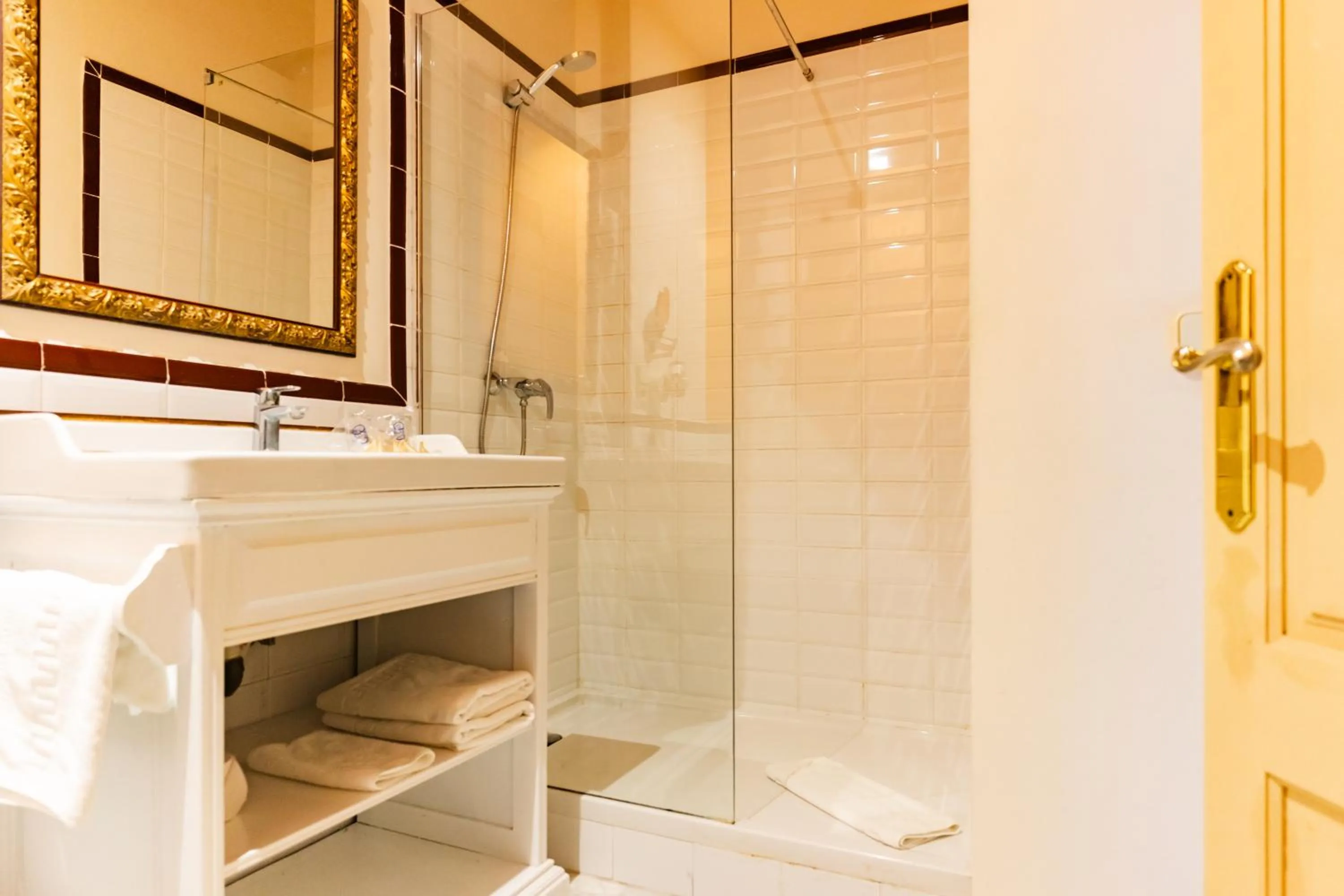 Bathroom in Ad Hoc Monumental 1881